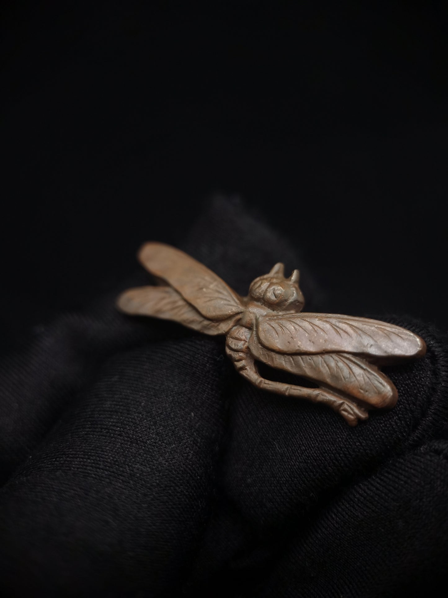 Japanese Type Dragonfly Menuki for Wakziashi and Tanto, Dragonfly Pattern Y121
