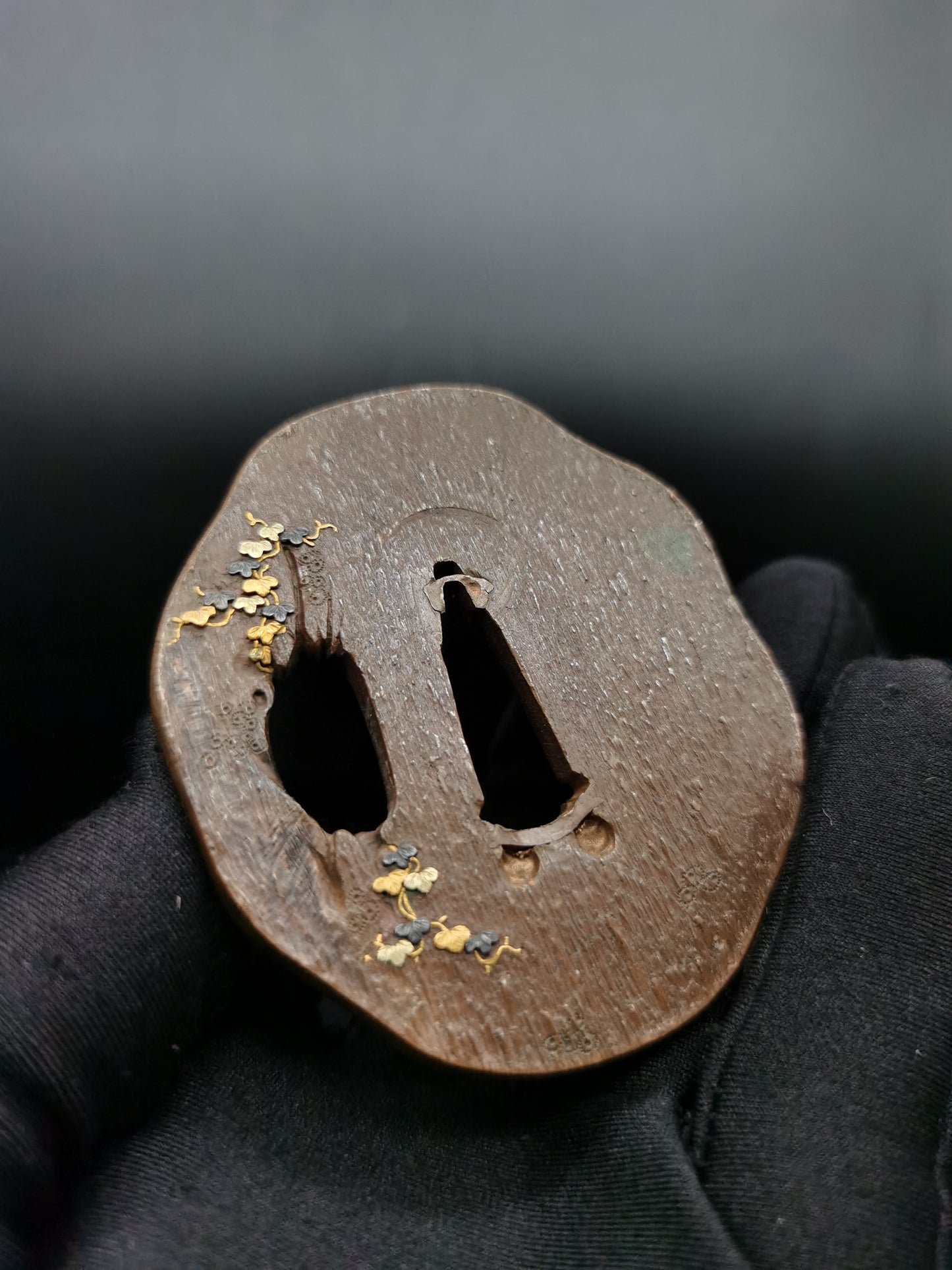 Japanese Type Mallow leaf wood grain Pattern Tsuba for Wakzaish and Tanto A083