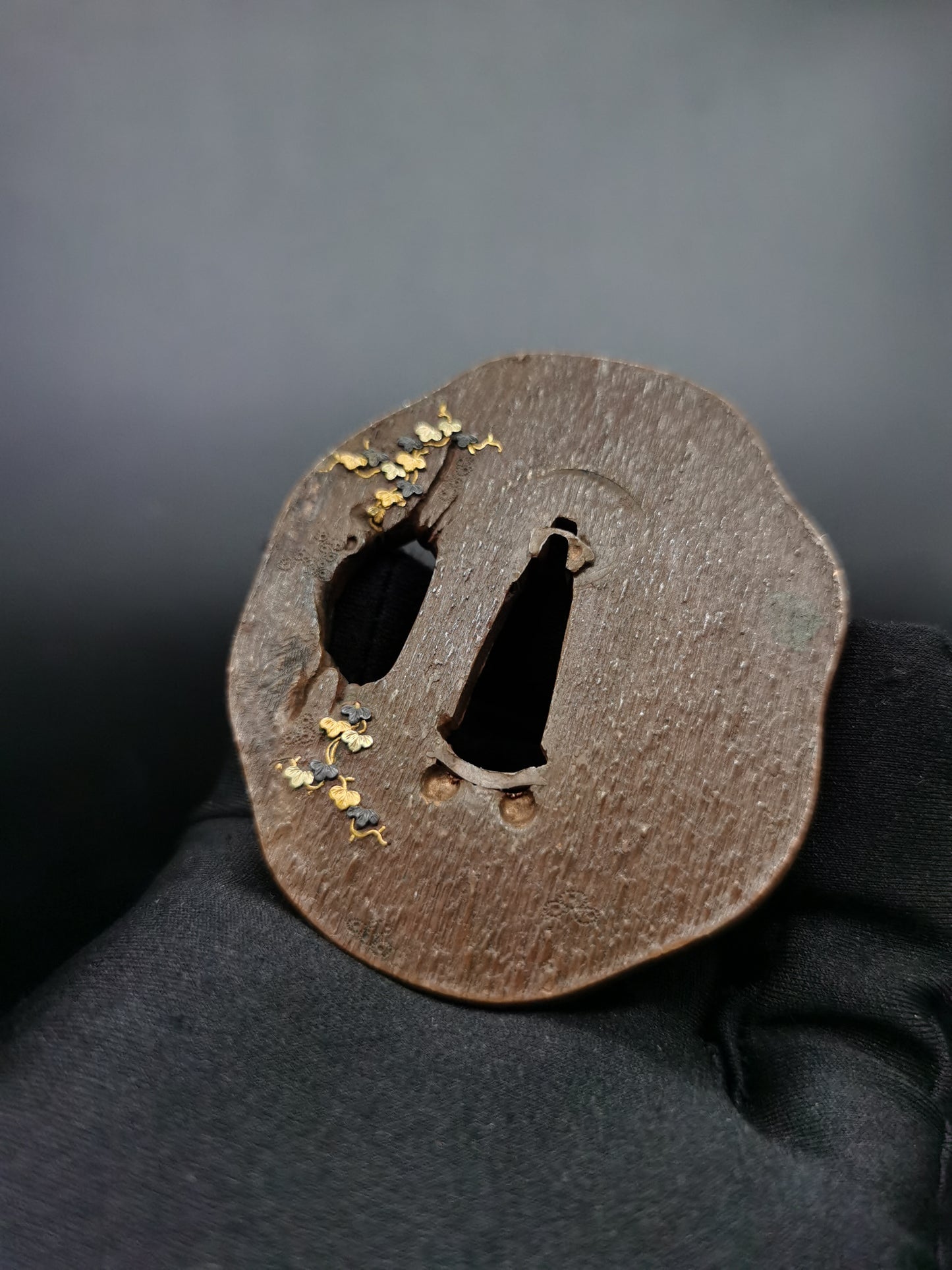 Japanese Type Mallow leaf wood grain Pattern Tsuba for Wakzaish and Tanto A083