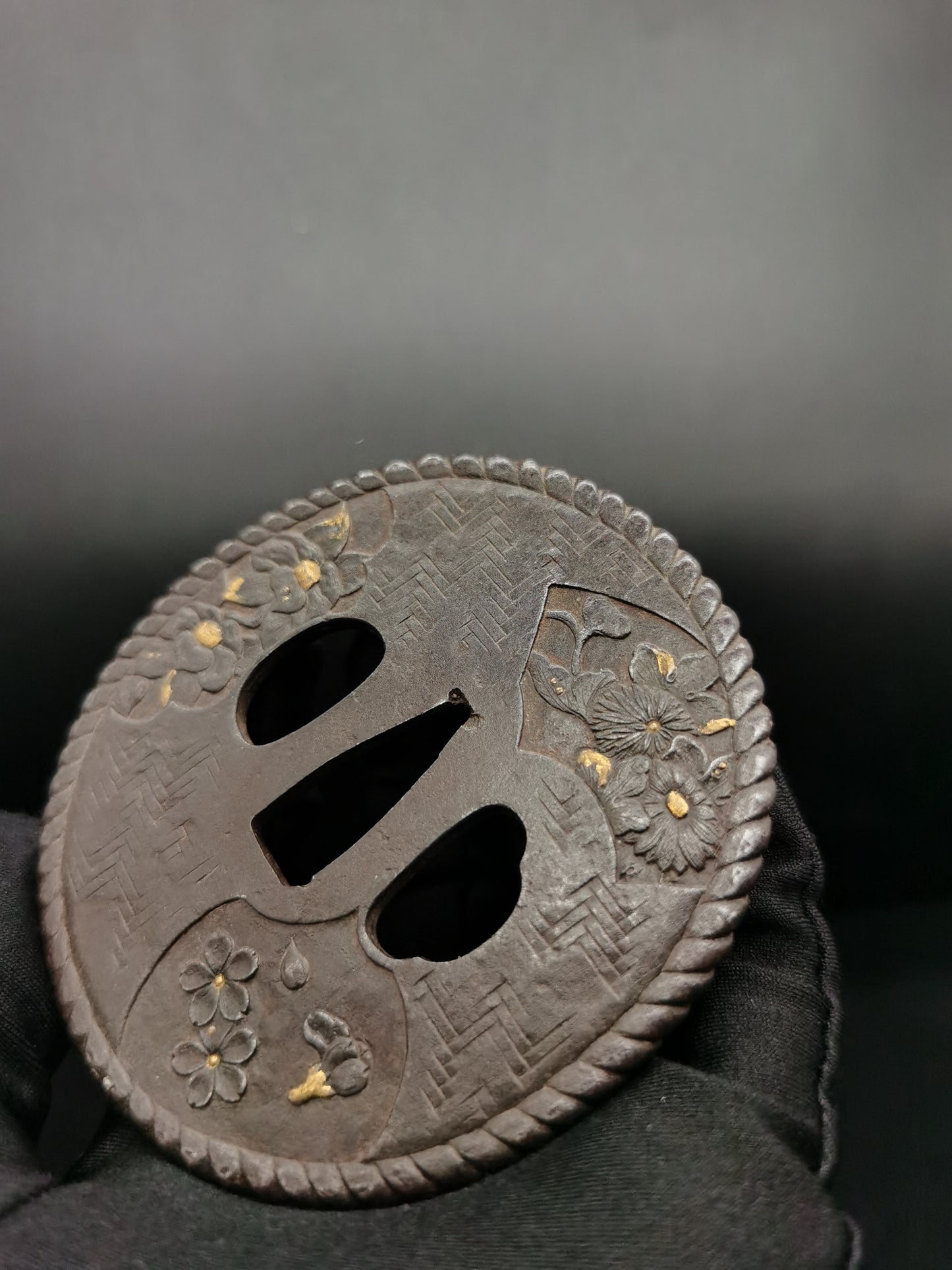 Japanese Five types of flowersTsuba for Katana and Wakziashi Edo Period Antique A086