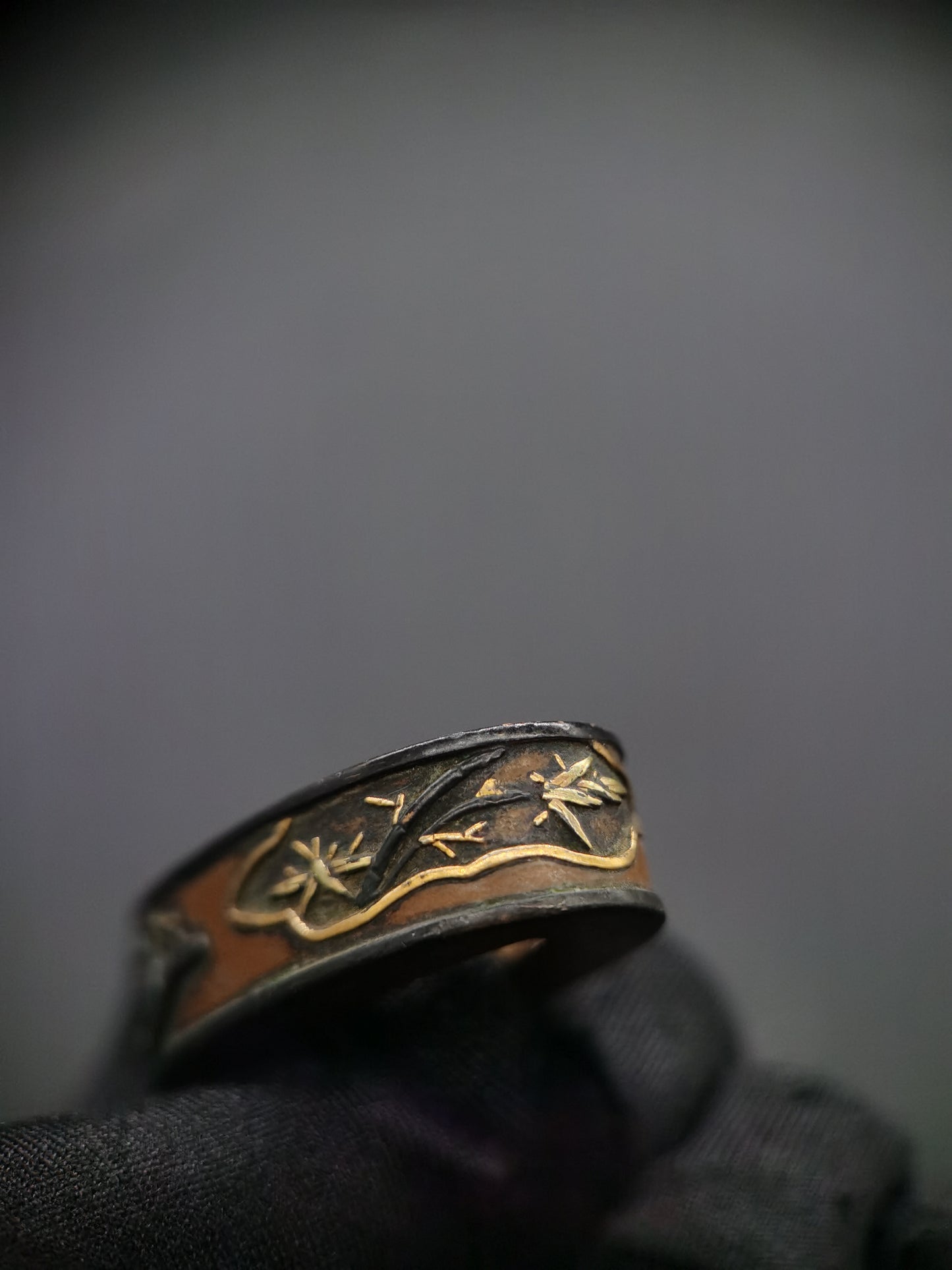 Japanese Plum Bamboo Brocade Window Pattern Single Fuchi for Katana Wakziashi Edo Period Antique F087