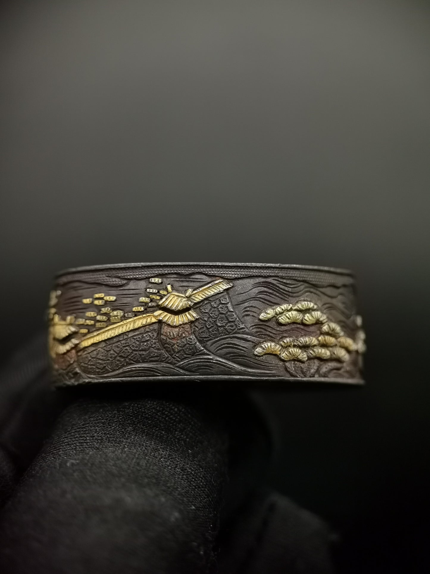 Japanese Castle Landscape Pattern Single Fuchi for Katana Wakziashi Edo Period Antique F096