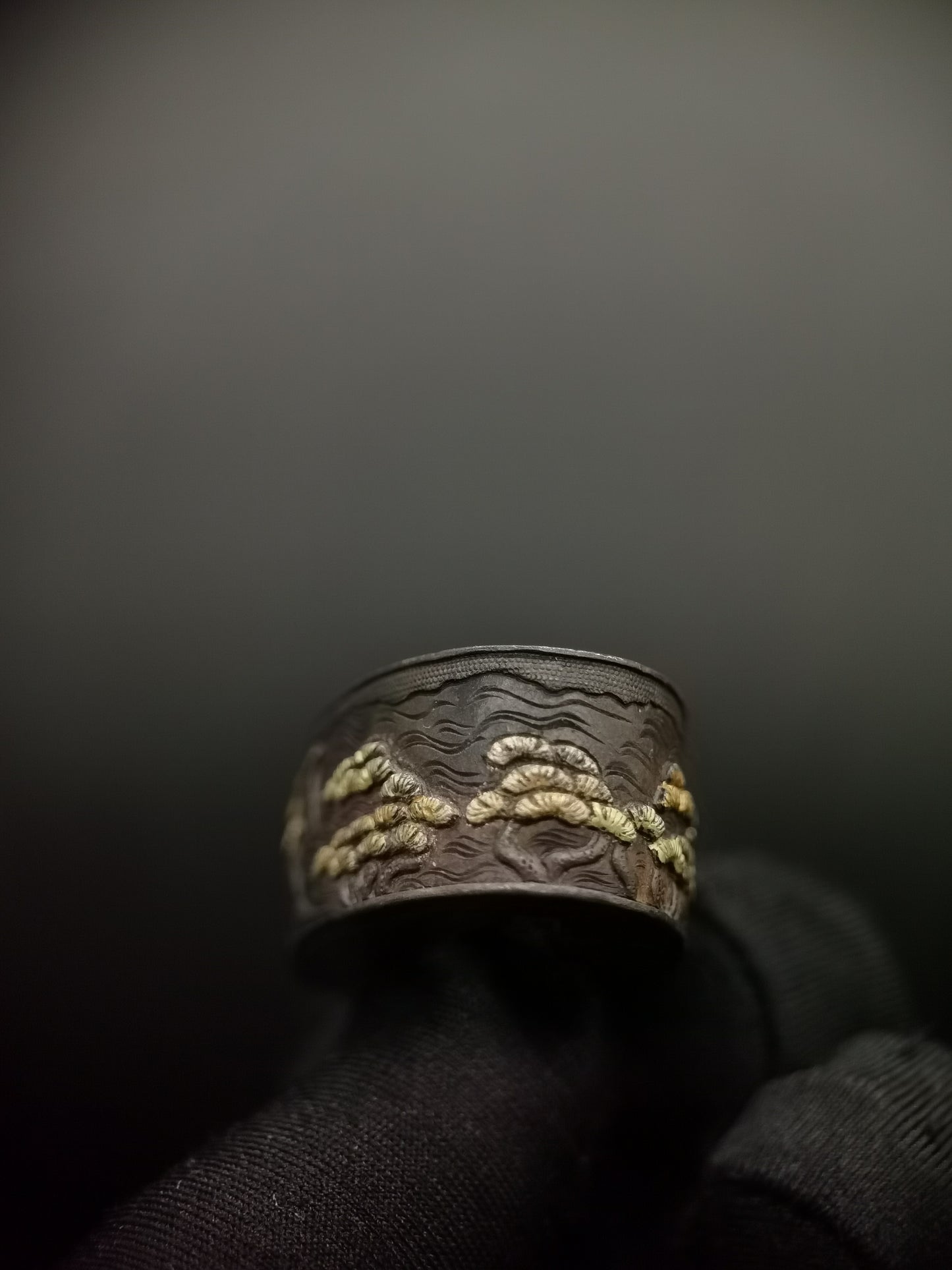 Japanese Castle Landscape Pattern Single Fuchi for Katana Wakziashi Edo Period Antique F096