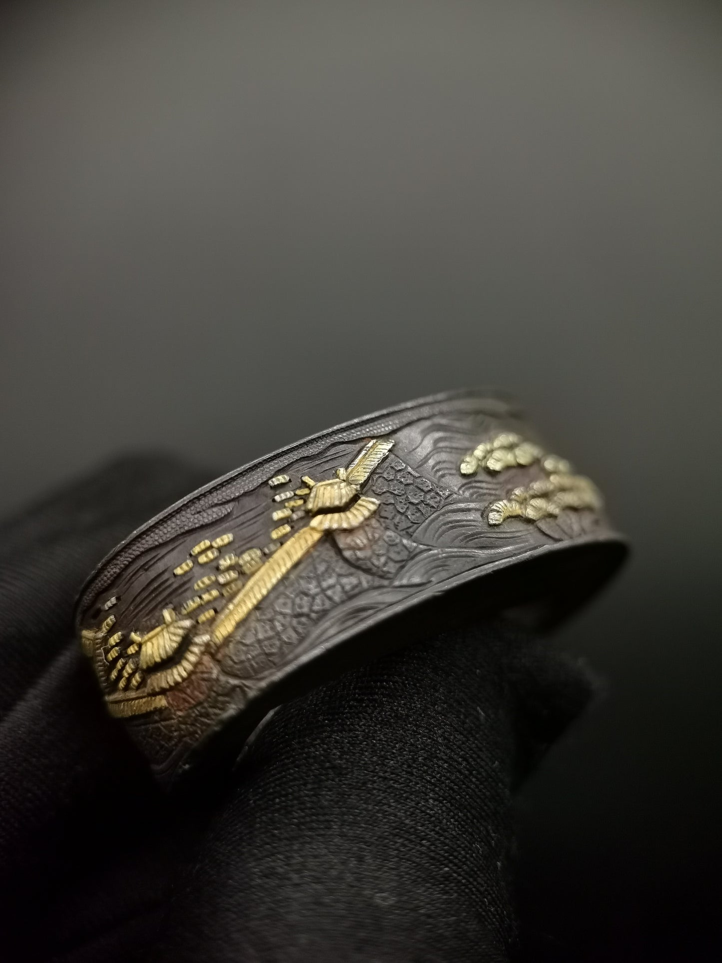 Japanese Castle Landscape Pattern Single Fuchi for Katana Wakziashi Edo Period Antique F096