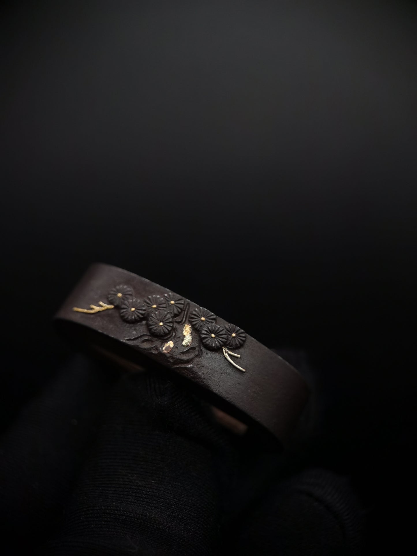 Japanese Longevity Pattern Fuchi & Kashira for Katana and Wakziashi Edo Period Antique B047