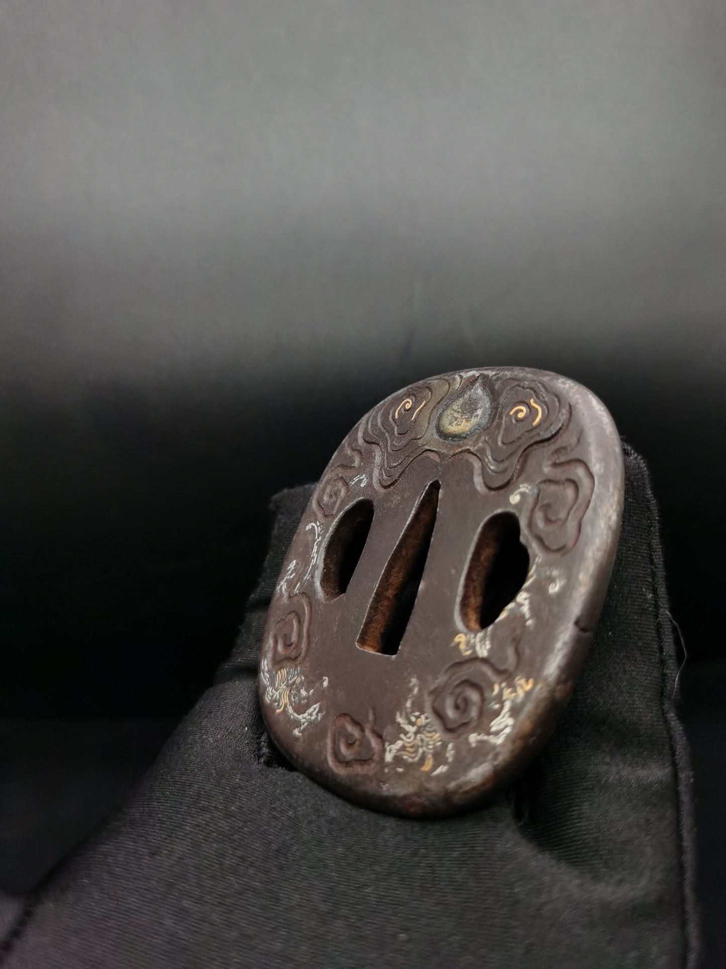 Japanese propitious cloud orbs Tsuba for Wakziashi Edo Period Antique A104