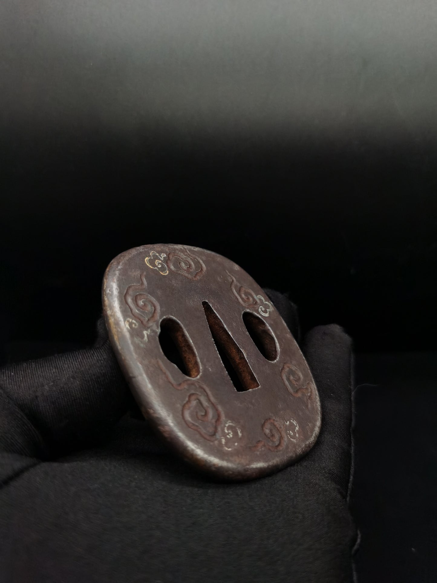 Japanese propitious cloud orbs Tsuba for Wakziashi Edo Period Antique A104
