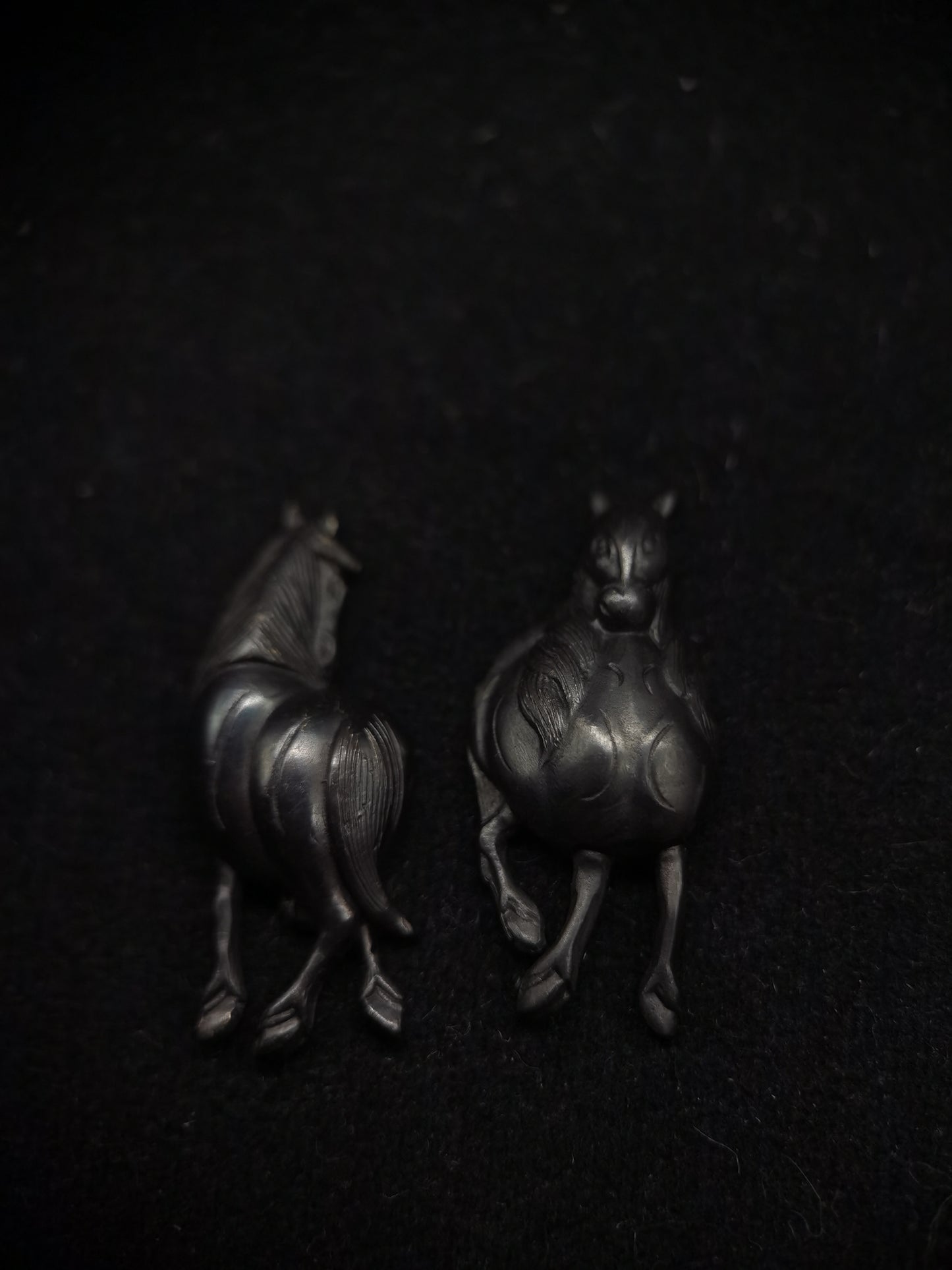 Japanese Type Tang Dynasty Steed Pattern Menuki for wakziashi and Tanto, Y128