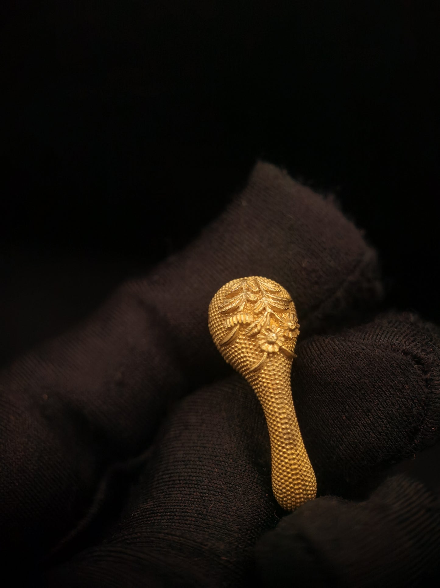 Japanese Type Chrysanthemum grass Kaerizuno for Wakzaishi and Tanto, Y133
