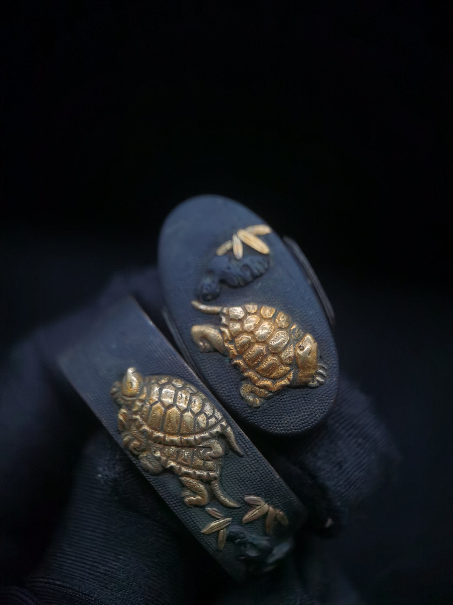 Japanese Turtle Pattern Fuchi & Kashira for Katana and Wakziashi Edo Period Antique B071