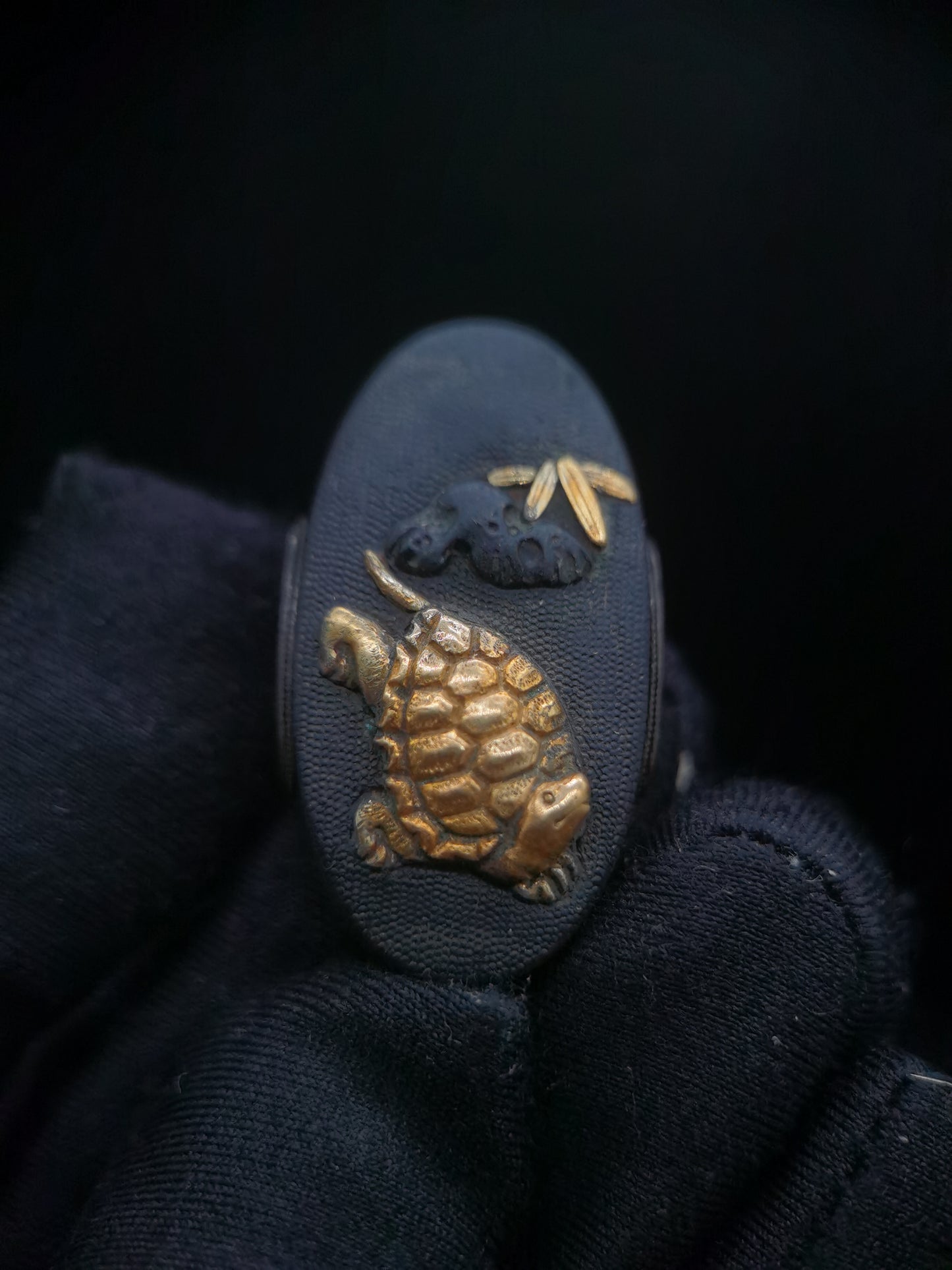Japanese Turtle Pattern Fuchi & Kashira for Katana and Wakziashi Edo Period Antique B071