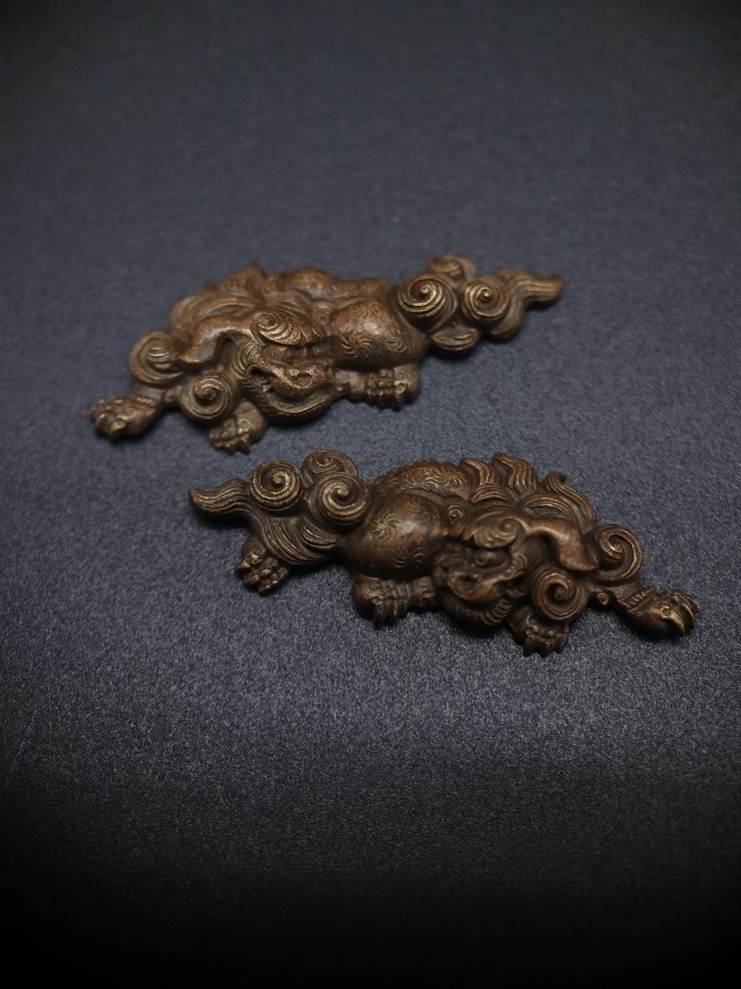 Japanese Type Ancient copper Lion Dog Menuki for Katana and wakziashi, Y146