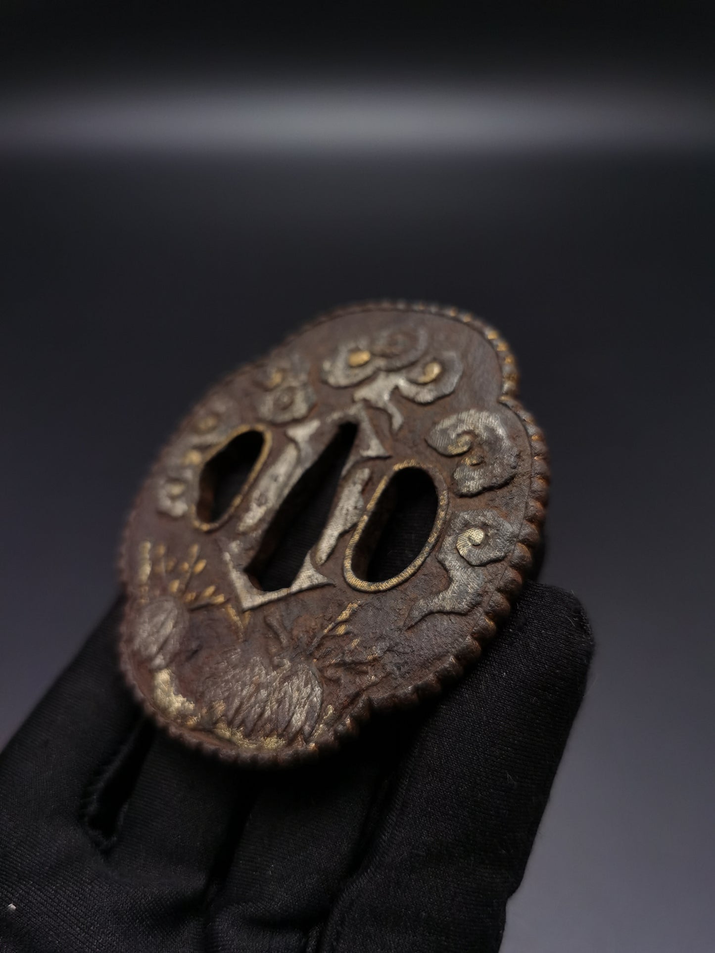 Japanese Phoenix and paulownia leaves Tsuba for Katana Wakziashi Edo Period Antique A125