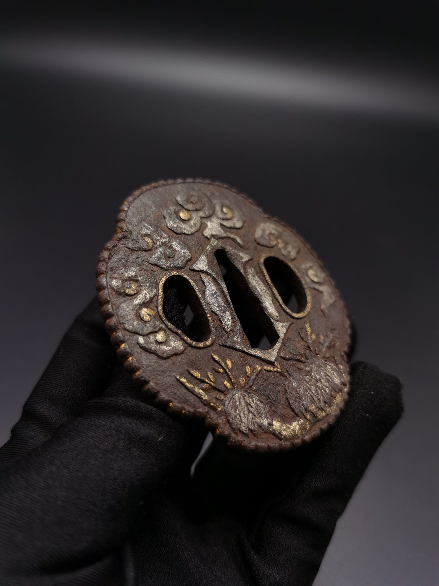 Japanese Phoenix and paulownia leaves Tsuba for Katana Wakziashi Edo Period Antique A125