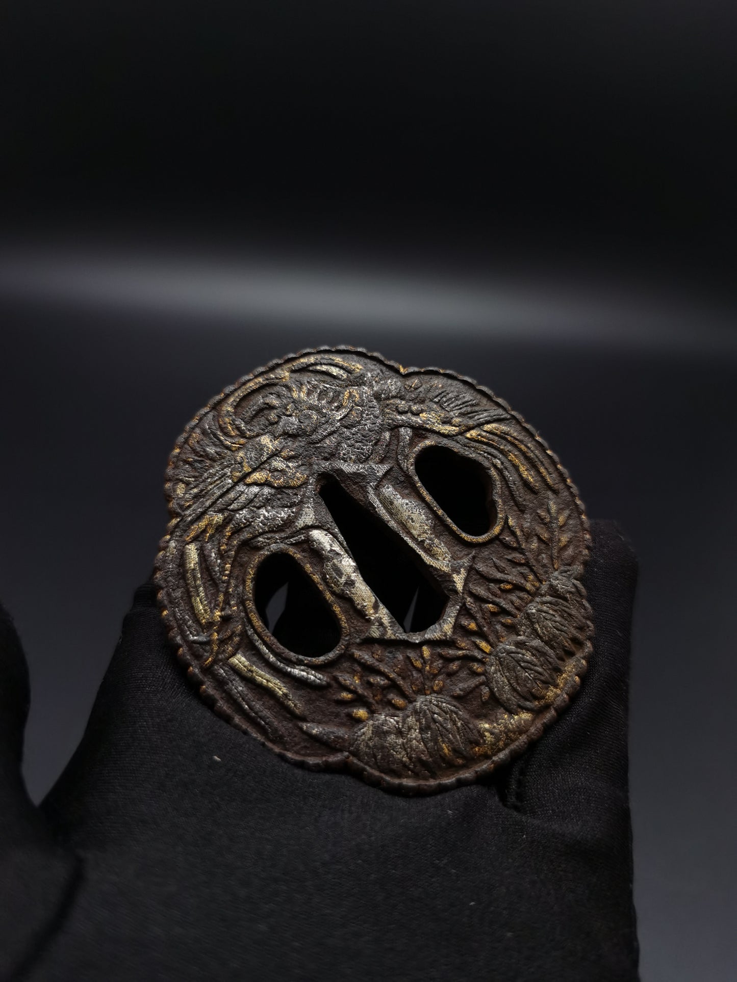 Japanese Phoenix and paulownia leaves Tsuba for Katana Wakziashi Edo Period Antique A125