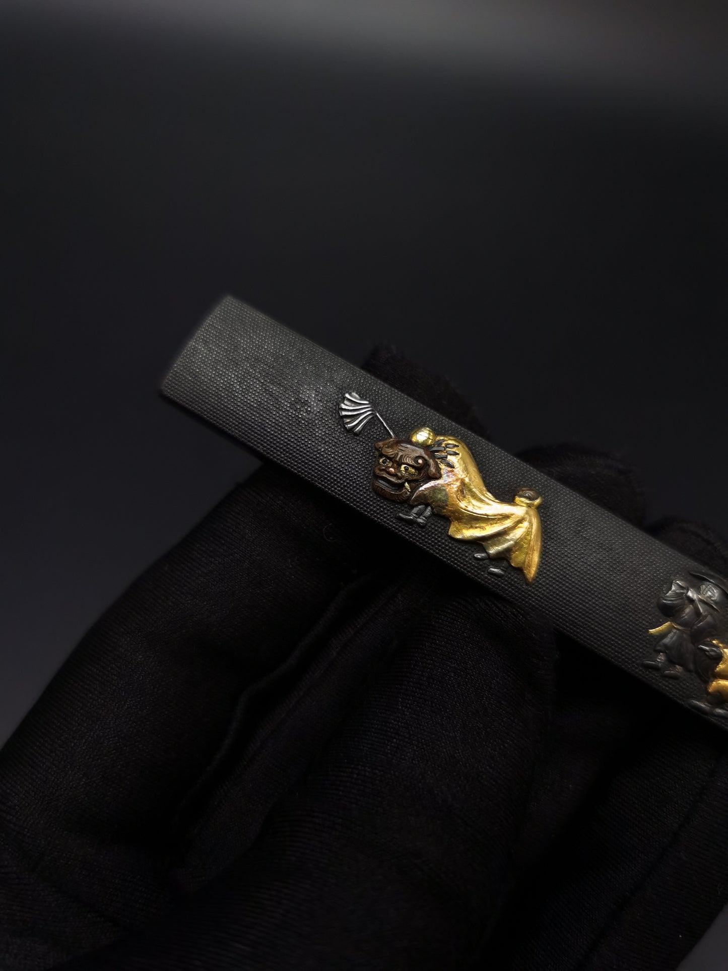 Japanese Dancing Shishi Pattern Kozuka for wakziashi and tanto Edo period antique D075