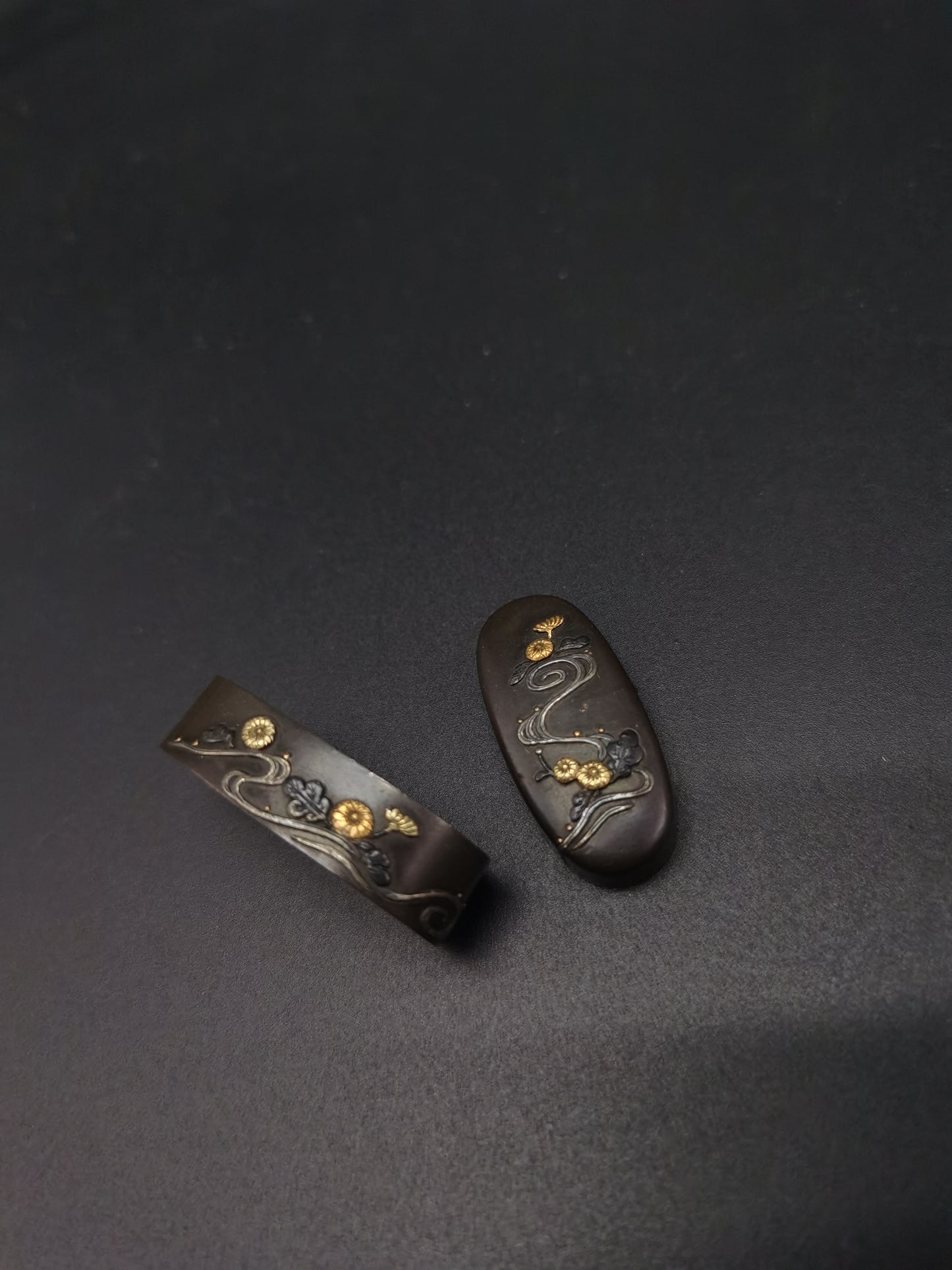 Japanese Chrysanthemum Water Fuchi & Kashira for Katana and Wakziashi Edo Period B080