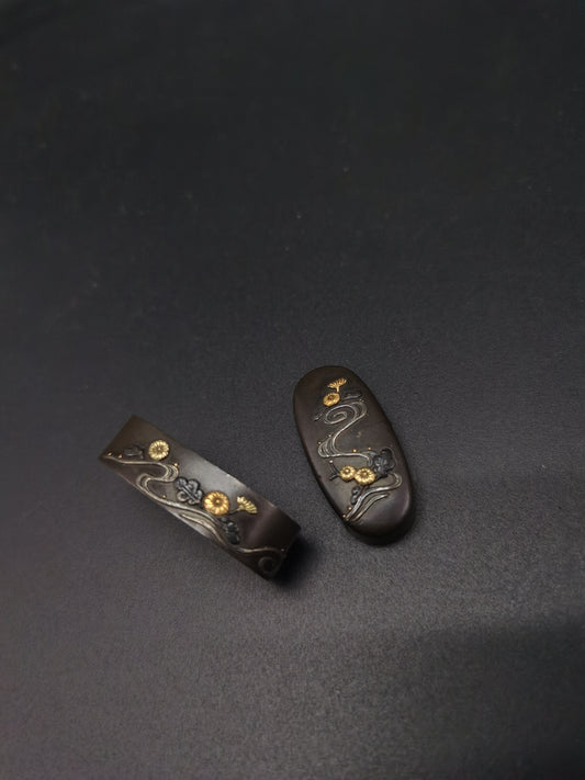 Japanese Chrysanthemum Water Fuchi & Kashira for Katana and Wakziashi Edo Period B080