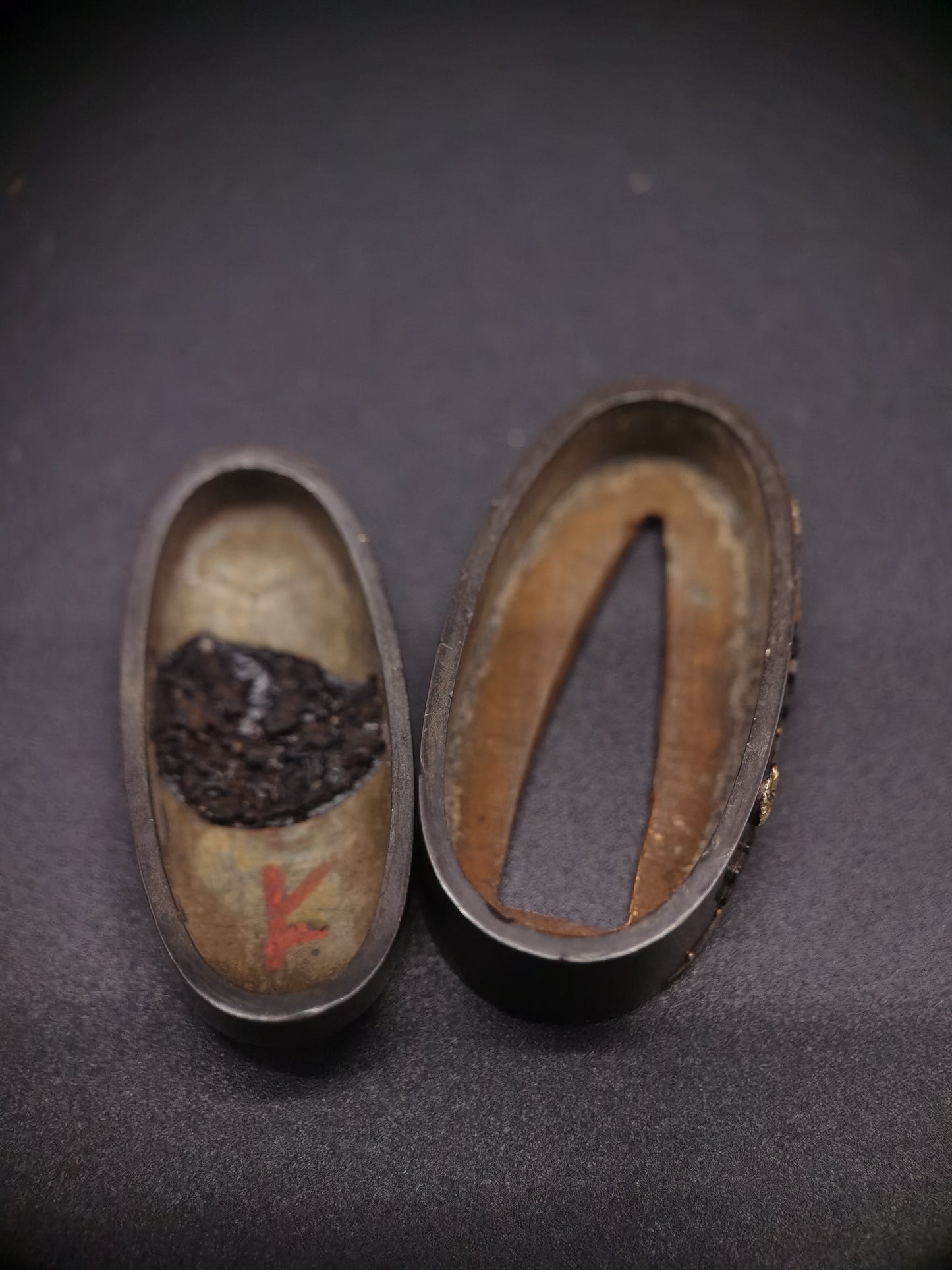 Japanese Chrysanthemum Water Fuchi & Kashira for Katana and Wakziashi Edo Period B080
