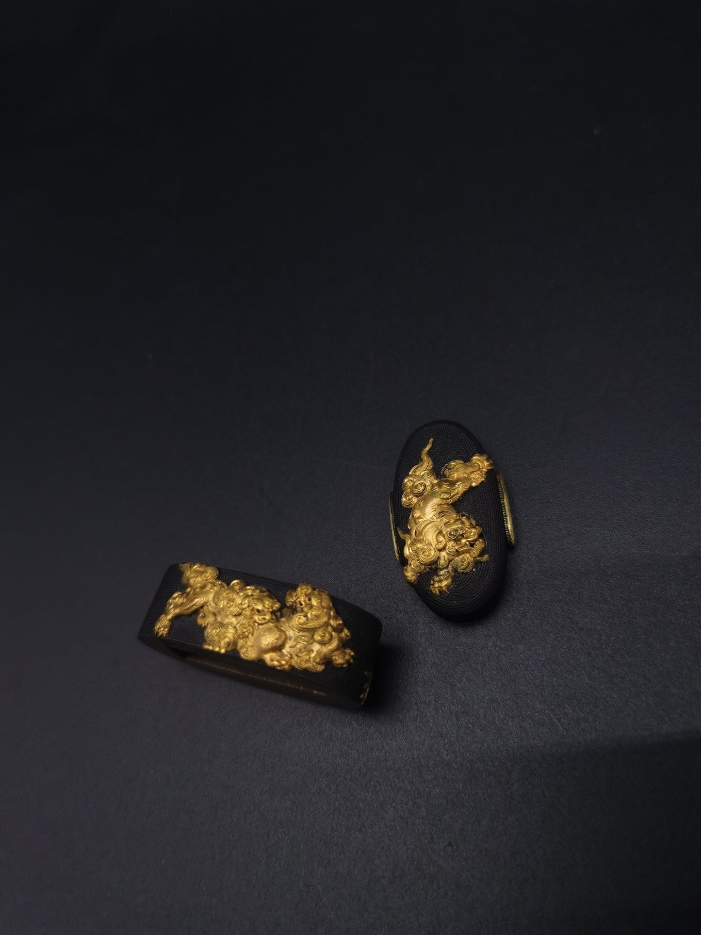 Japanese Lion Dog Pattern Fuchi Kashira for Katana and Wakziashi Edo Period Antique B083