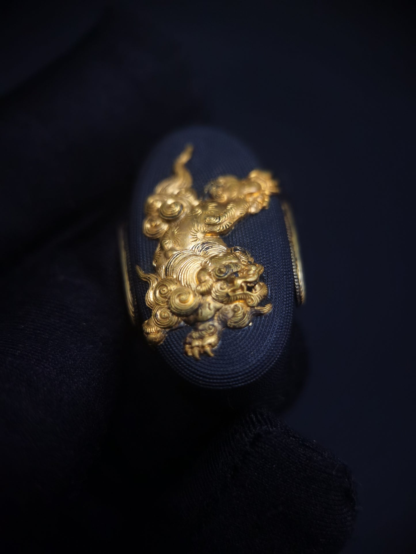 Japanese Lion Dog Pattern Fuchi Kashira for Katana and Wakziashi Edo Period Antique B083