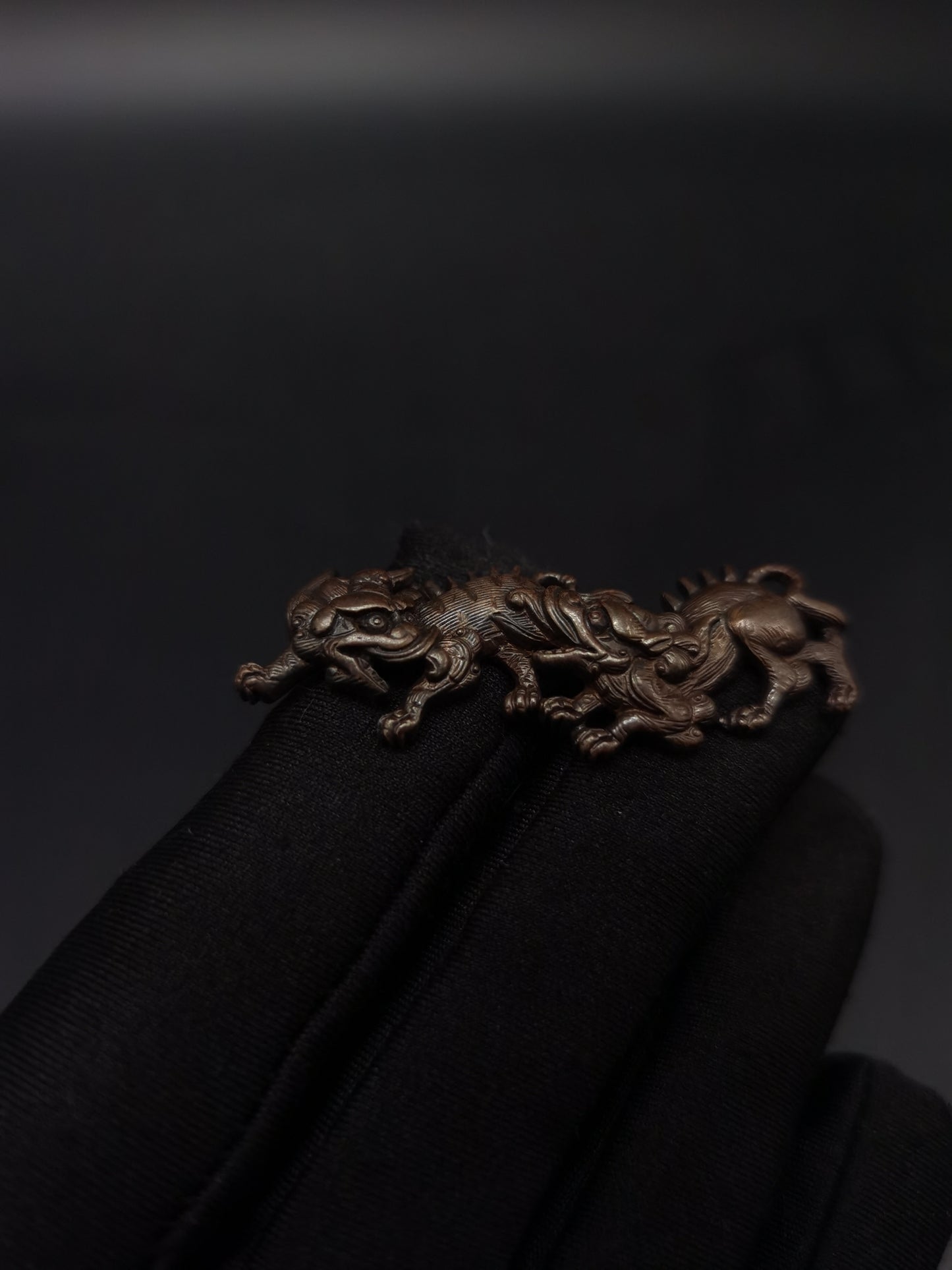 Japanese Type Ancient copper Big Lion Dog Menuki for Katana and wakziashi, Y148