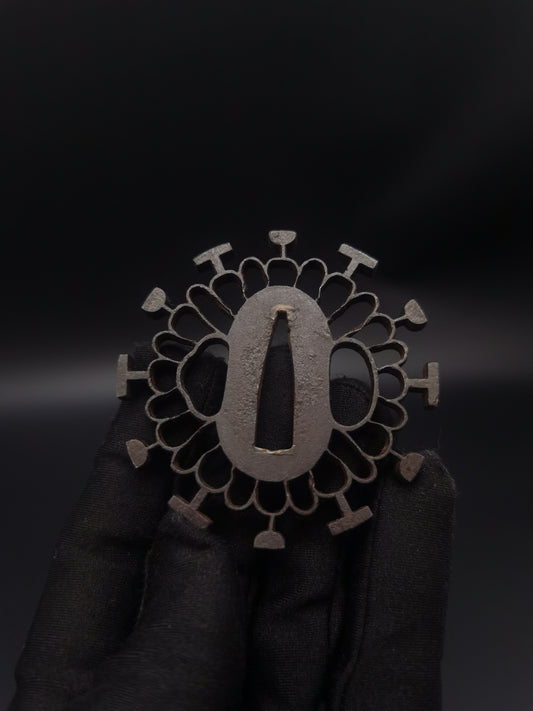 Japanese Chrysanthemum and mill-wheel Tsuba for Wakziashi Tanto Edo Period Antique A149