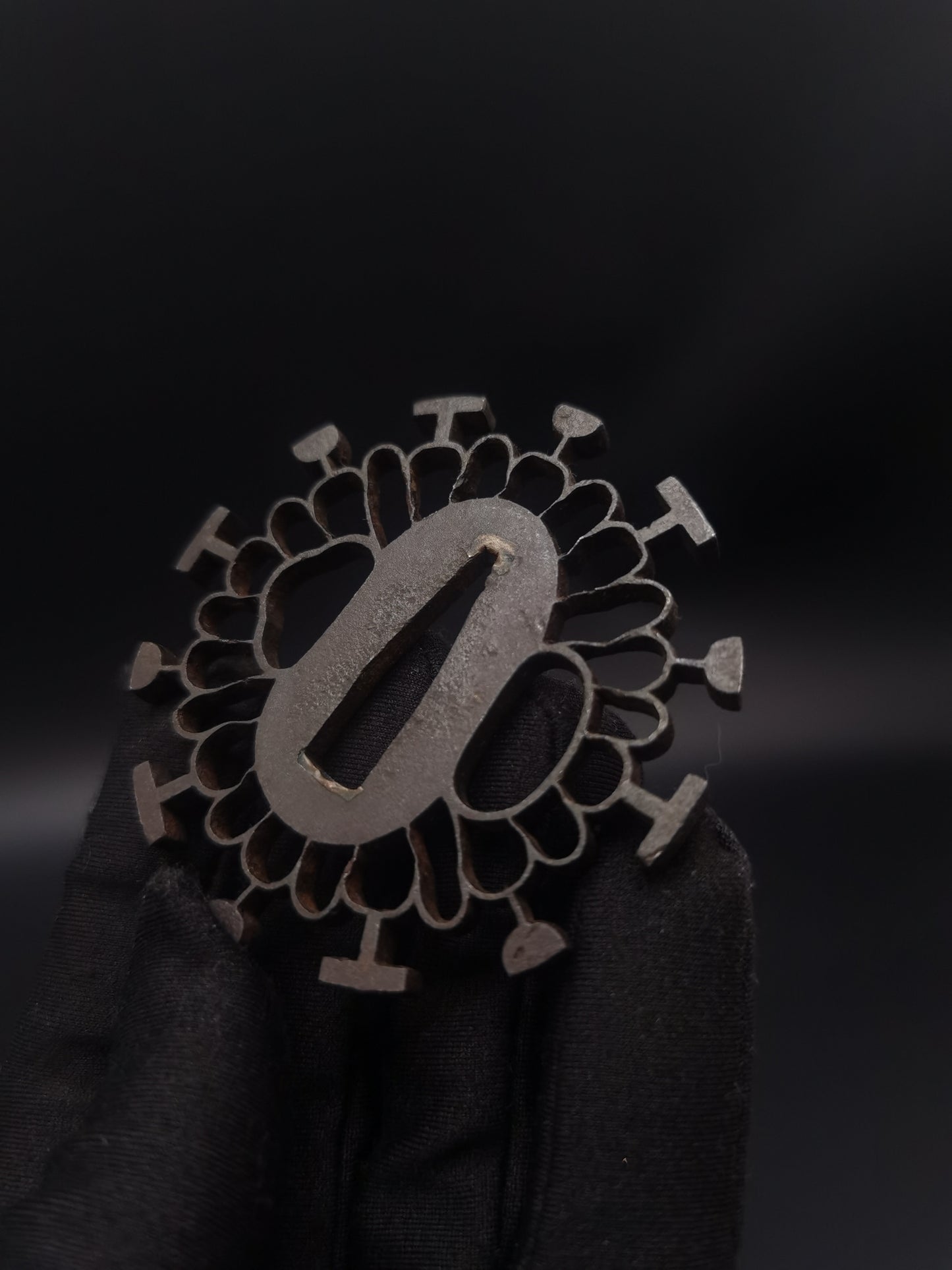 Japanese Chrysanthemum and mill-wheel Tsuba for Wakziashi Tanto Edo Period Antique A149