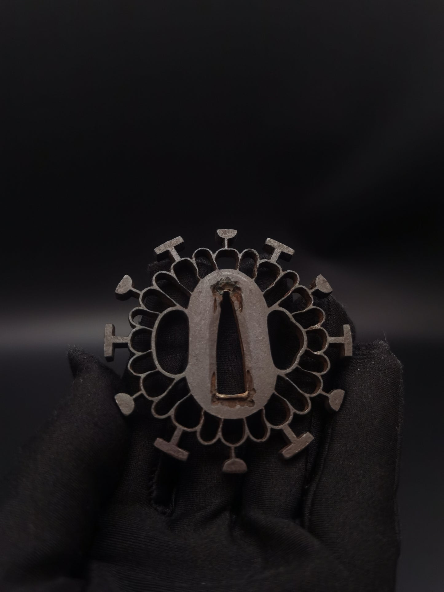 Japanese Chrysanthemum and mill-wheel Tsuba for Wakziashi Tanto Edo Period Antique A149