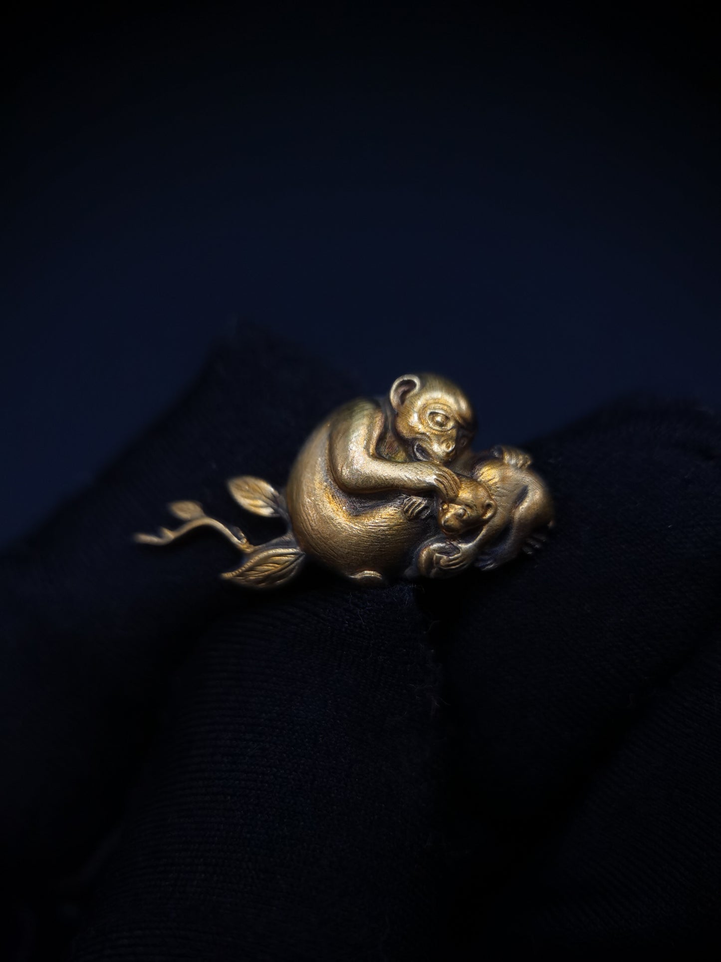 Japanese Type Parent child Golden Monkey Menuki for wakziashi and Tanto, Y149