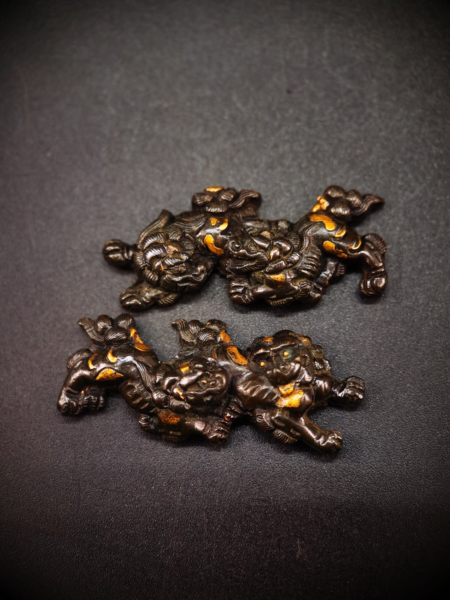 Japanese Two Lion Dogs Menuki for Katana Wakziashi Tanto Edo Period Antique C041