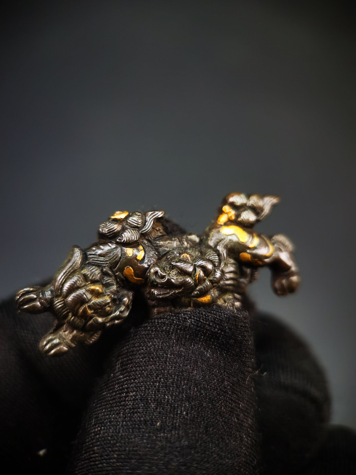 Japanese Two Lion Dogs Menuki for Katana Wakziashi Tanto Edo Period Antique C041