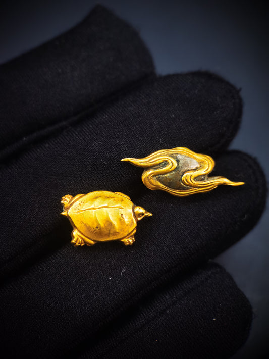 Japanese Cloud Turtle Menuki for Tanto Edo Period Antique C052