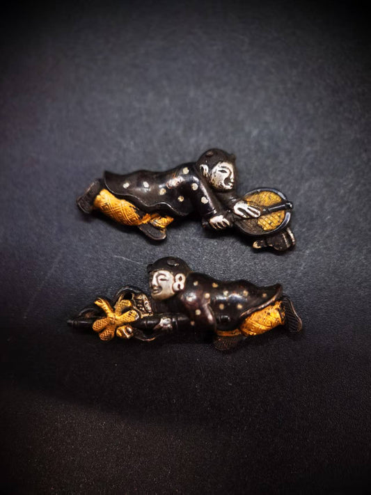 Japanese Children playing Menuki for Wakziashi and Tanto Edo Period Antique C064