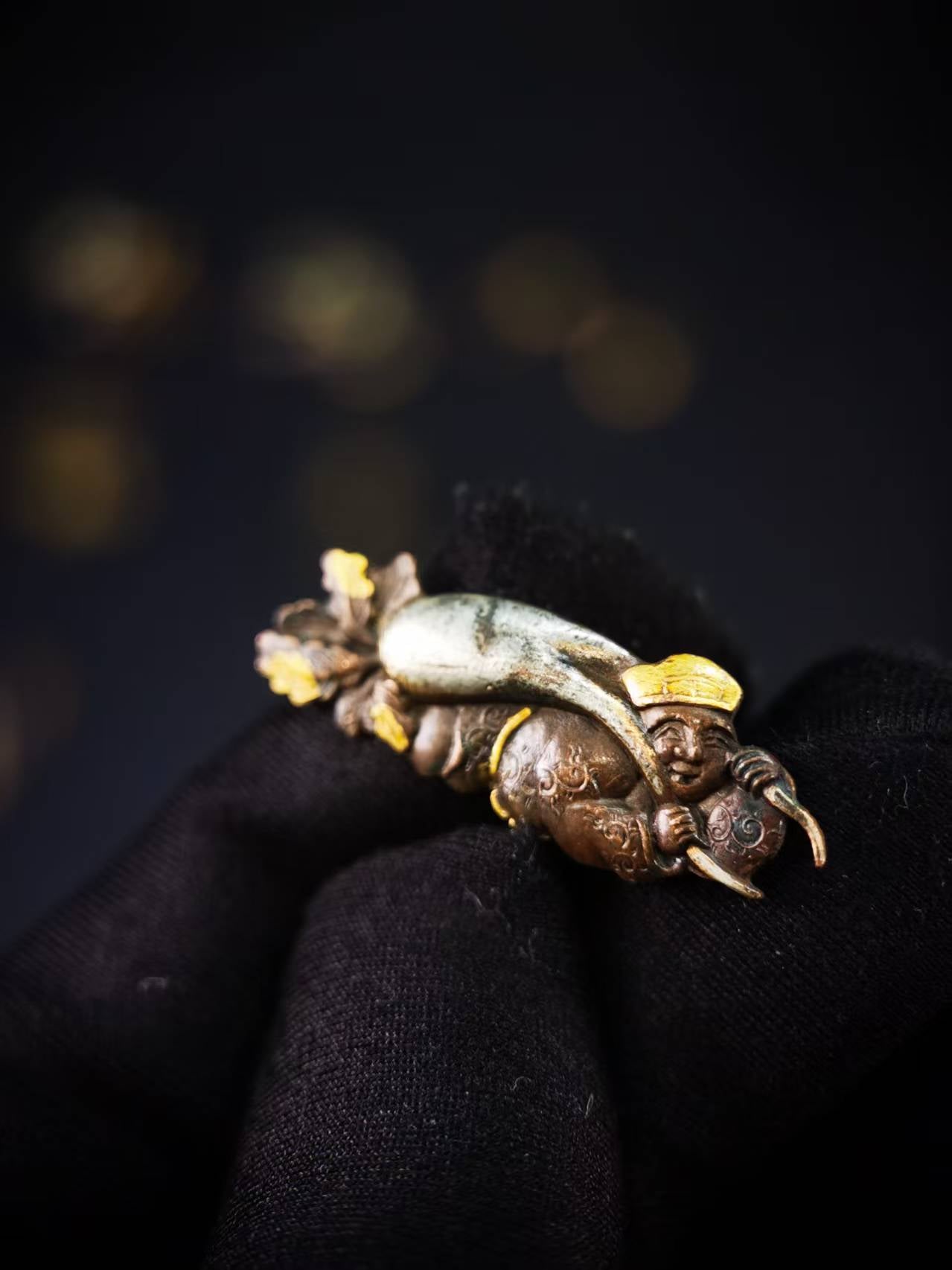 Japanese God of fortune Menuki for Katana Wakziashi and Tanto Edo Period Antique C065