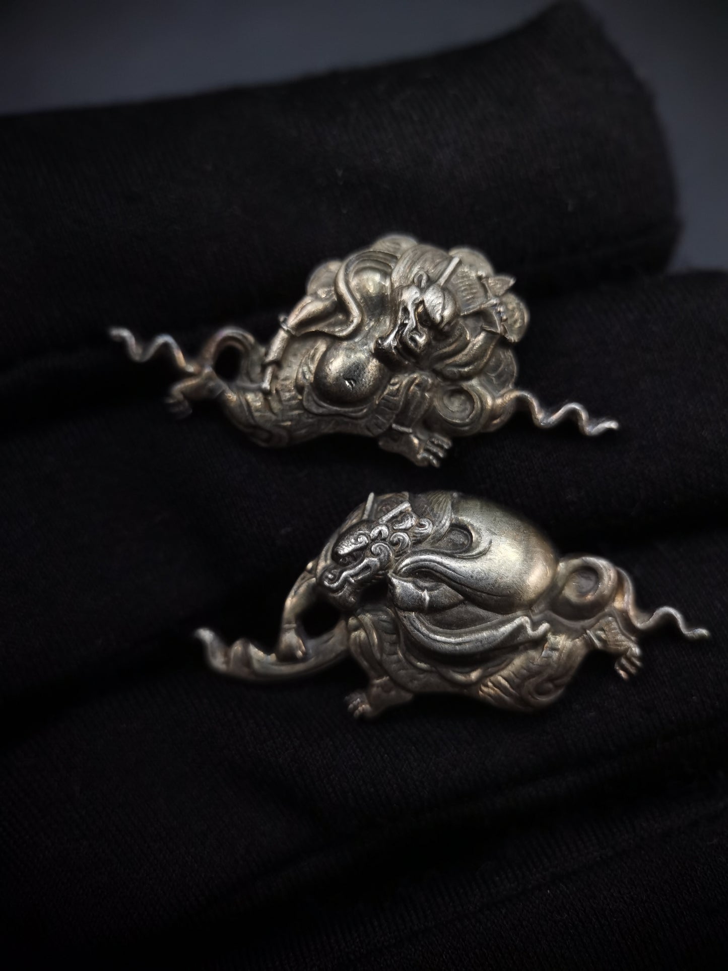 Japanese Type Pure Silver Wind Thunder God Menuki for Katana wakziashi, Y171