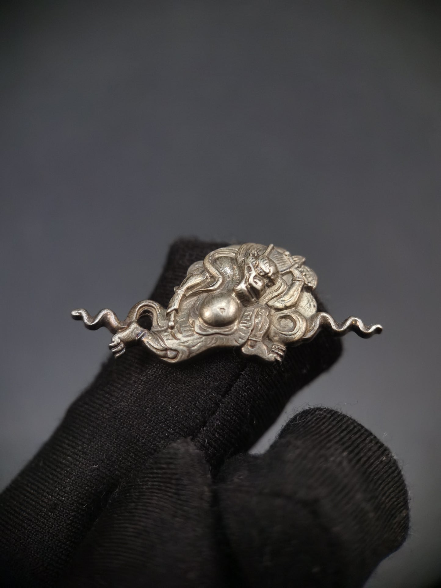 Japanese Type Pure Silver Wind Thunder God Menuki for Katana wakziashi, Y171