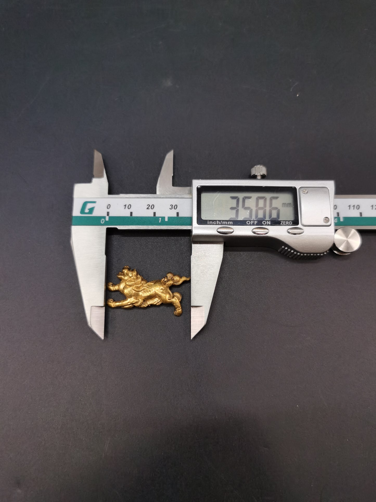 Japanese Lion Dog Pattern Menuki for Katana Wakziashi and Tanto C067
