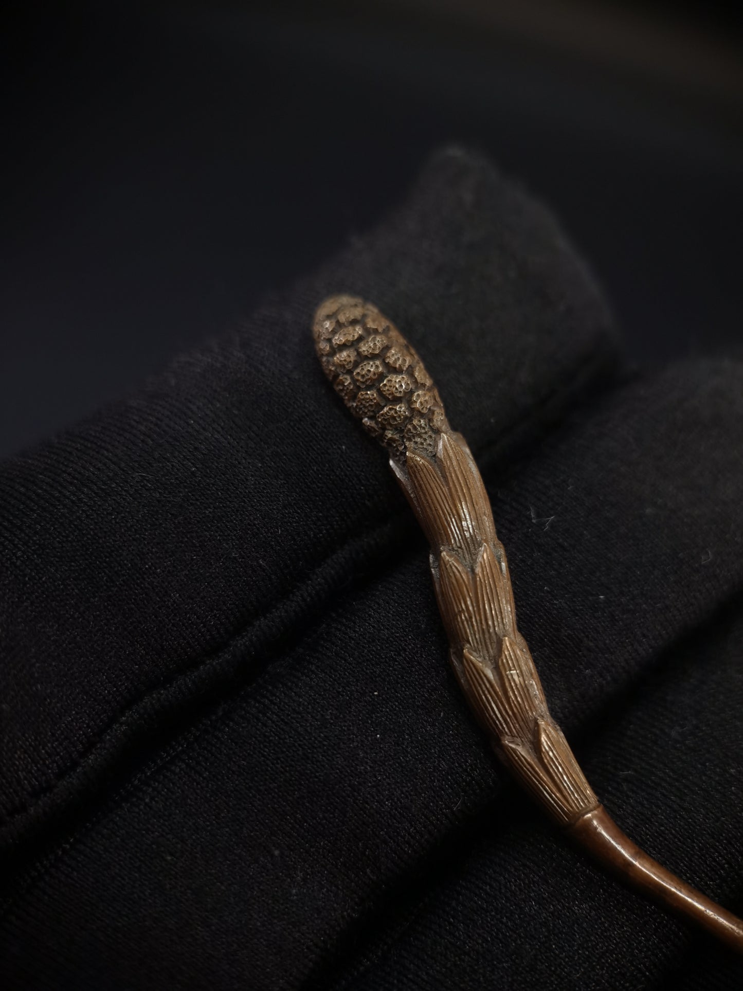 Japanese Type Horsetail Menuki for Katana and Wakziashi Edo Period Antique C081