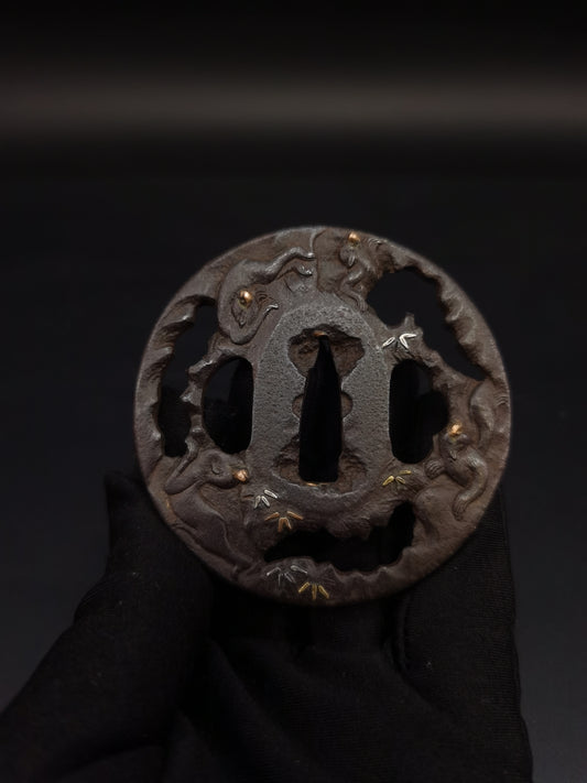 Japanese Ape group Sukashibori Tsuba for Wakziashi Edo Period Antique A230