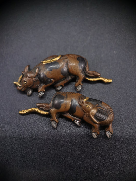 Japanese Type Farm cattle Menuki for Katana and Wakziashi Edo Period Antique C086