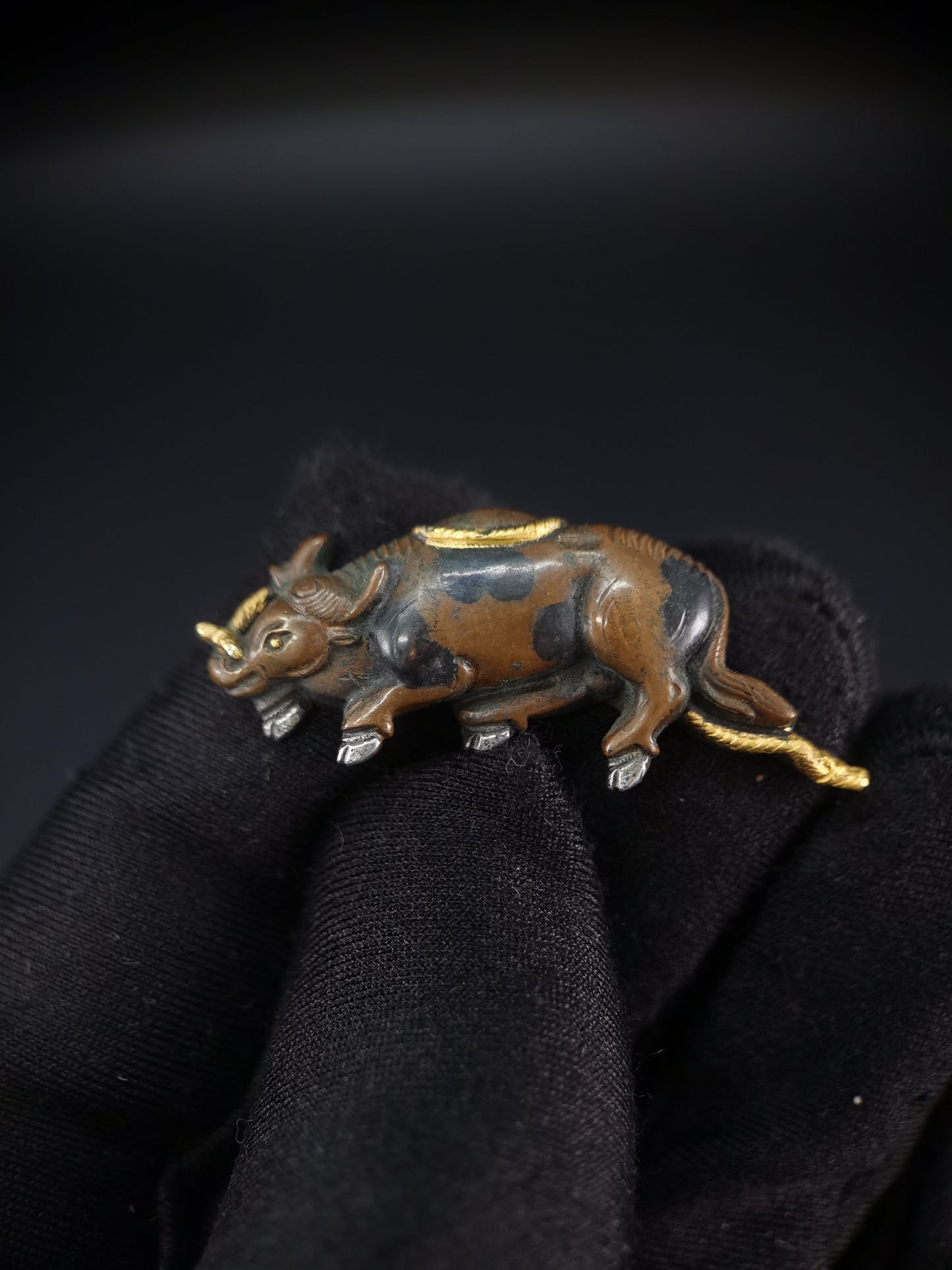 Japanese Type Farm cattle Menuki for Katana and Wakziashi Edo Period Antique C086