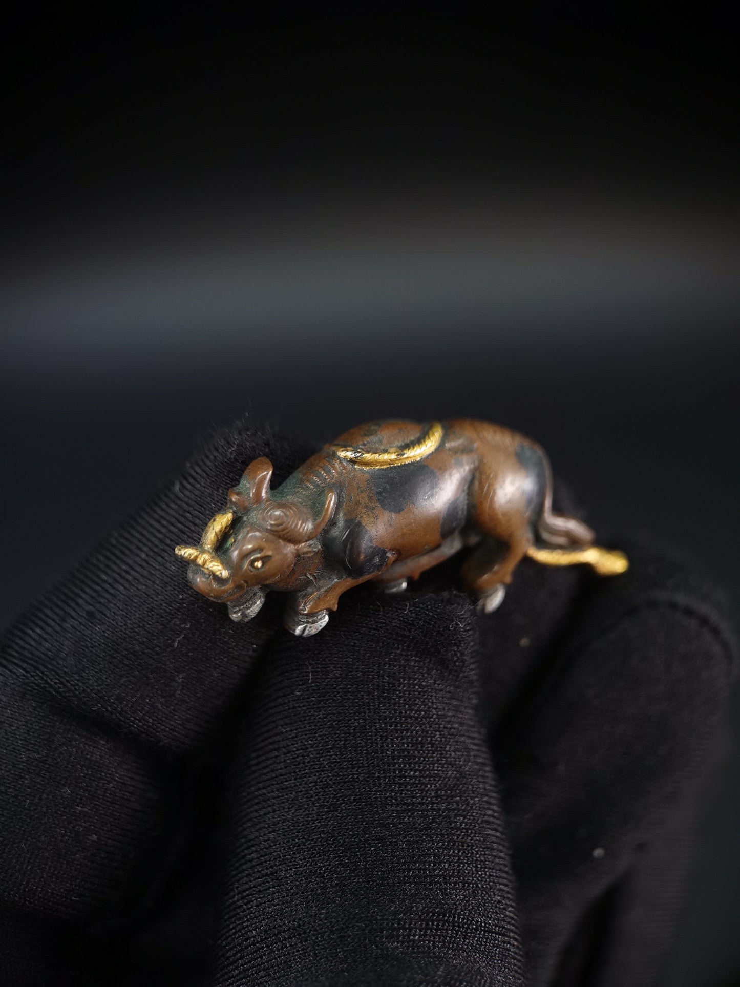 Japanese Type Farm cattle Menuki for Katana and Wakziashi Edo Period Antique C086