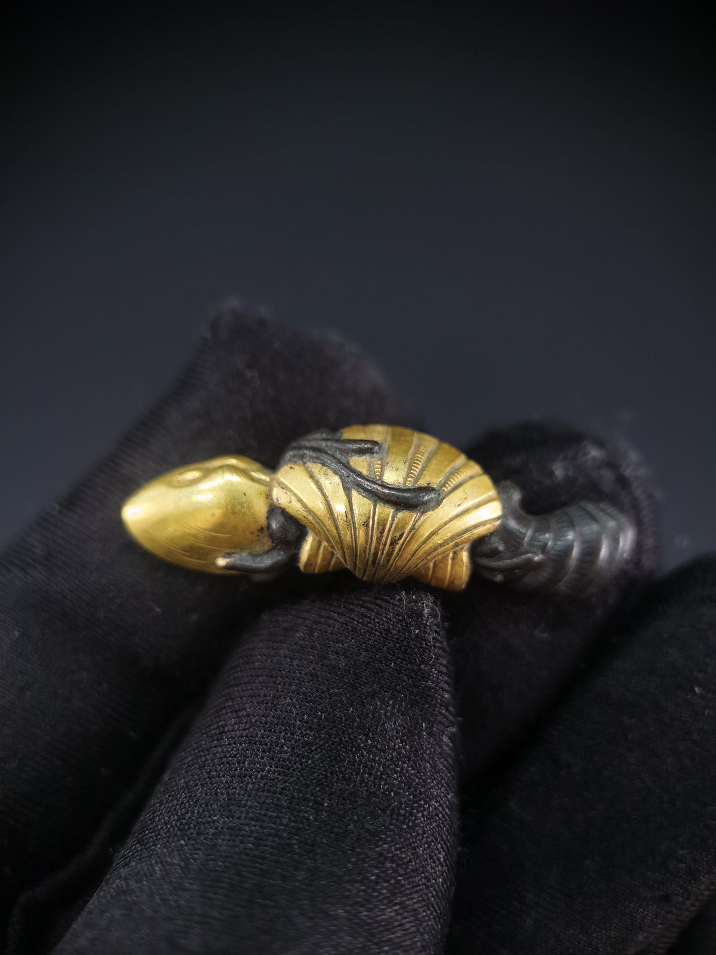 Japanese Type Shell Menuki for Katana and Wakziashi Edo Period Antique C088