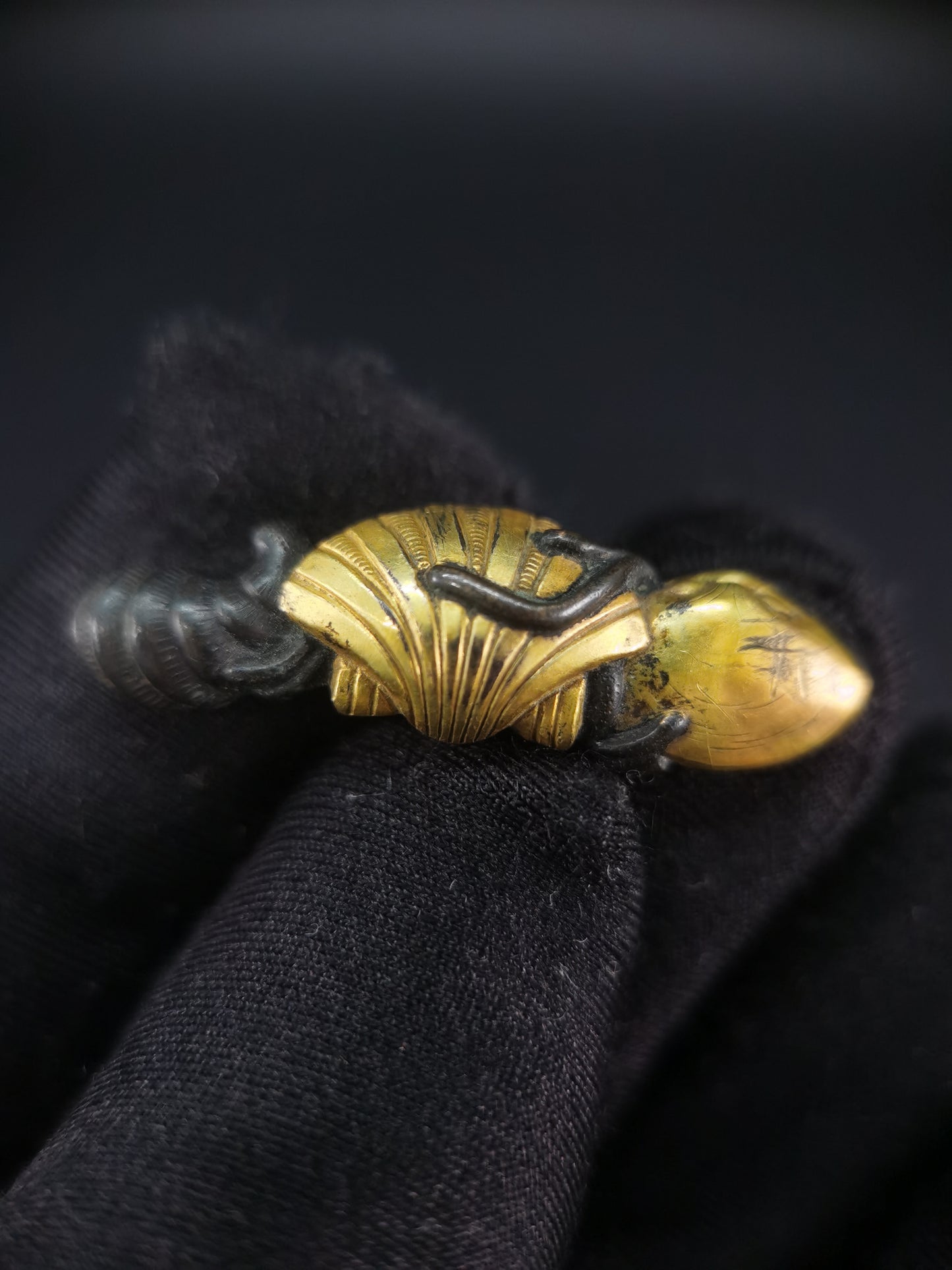 Japanese Type Shell Menuki for Katana and Wakziashi Edo Period Antique C088