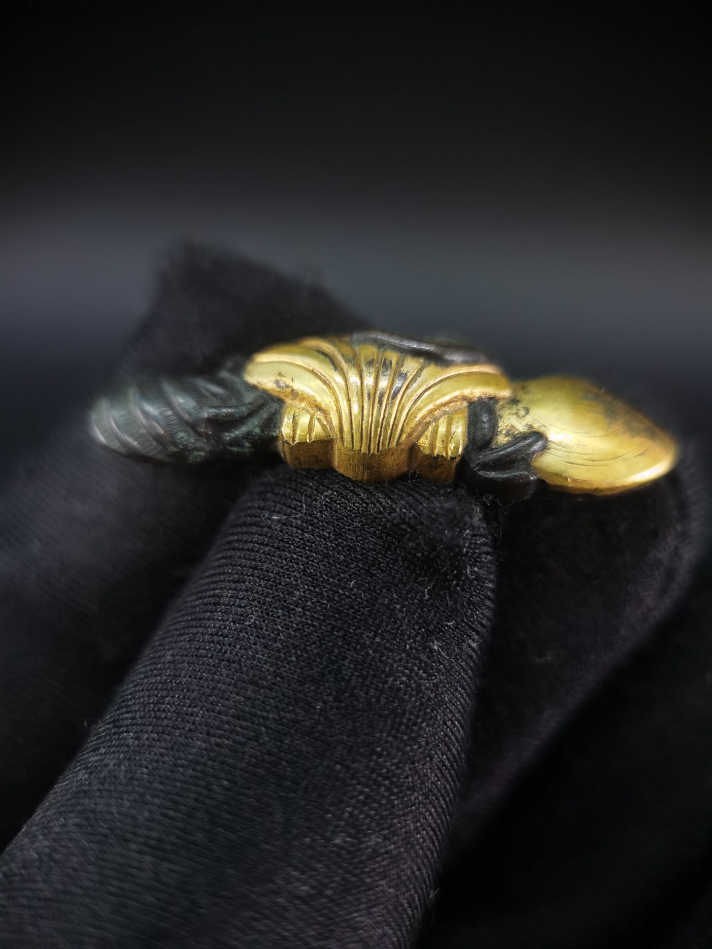Japanese Type Shell Menuki for Katana and Wakziashi Edo Period Antique C088