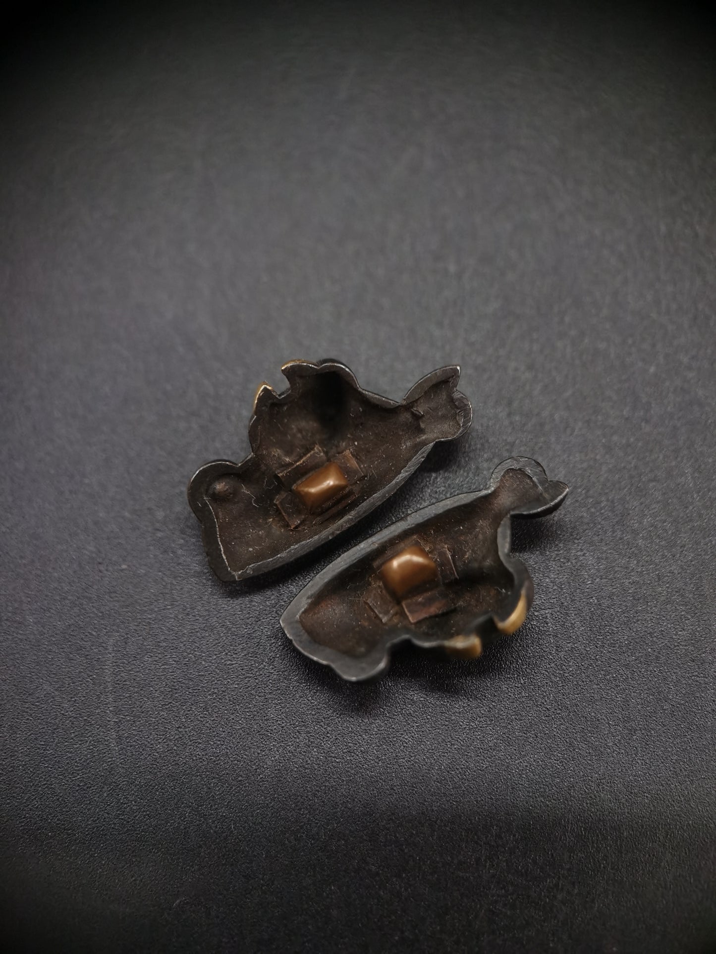Japanese Leopard cat Menuki for Wakziashi Tanto Edo Period Antique C089