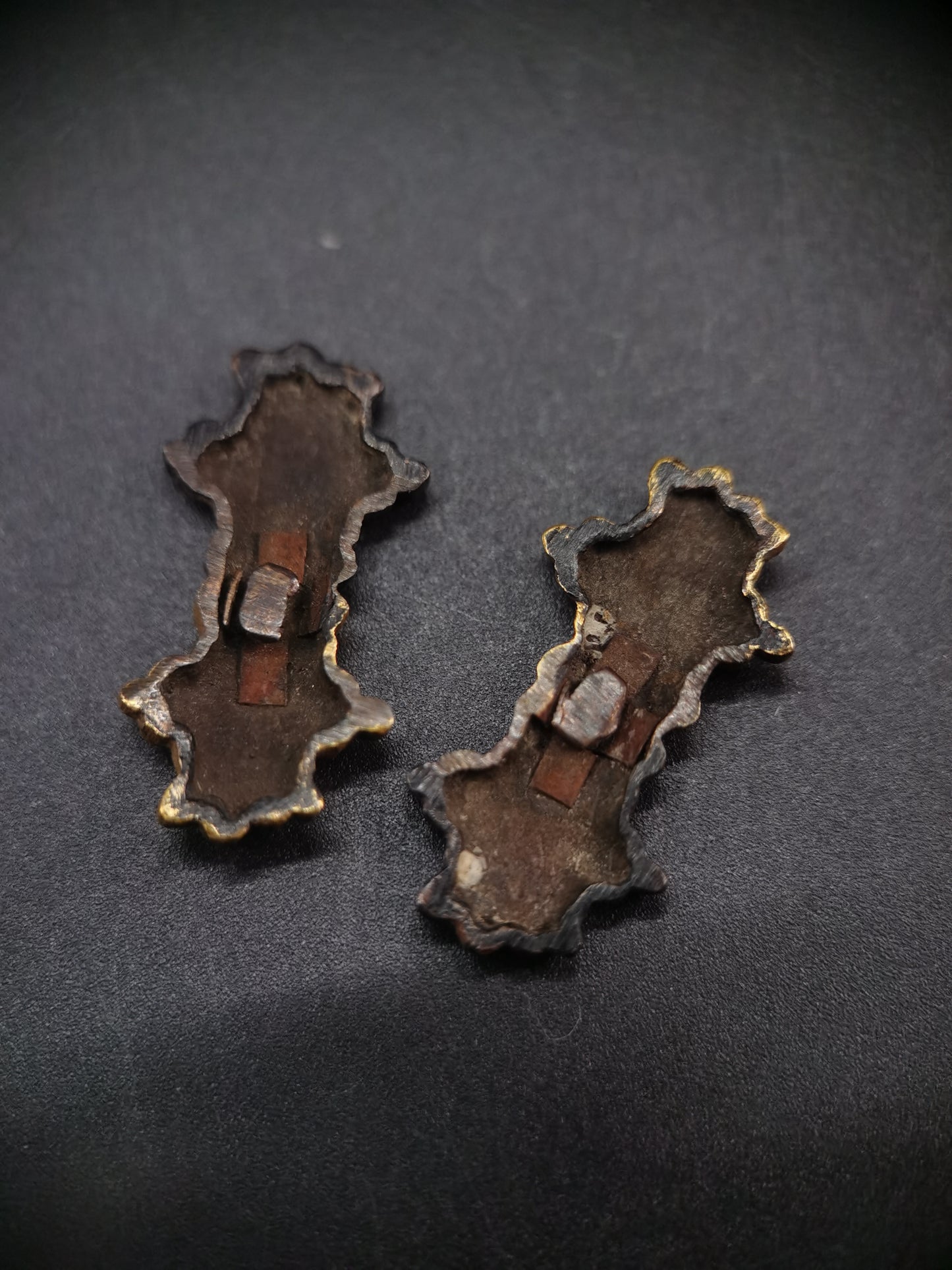 Japanese Duplex Kiri Mon Pattern Menuki for Wakziashi and Tanto Edo Period Antique C096