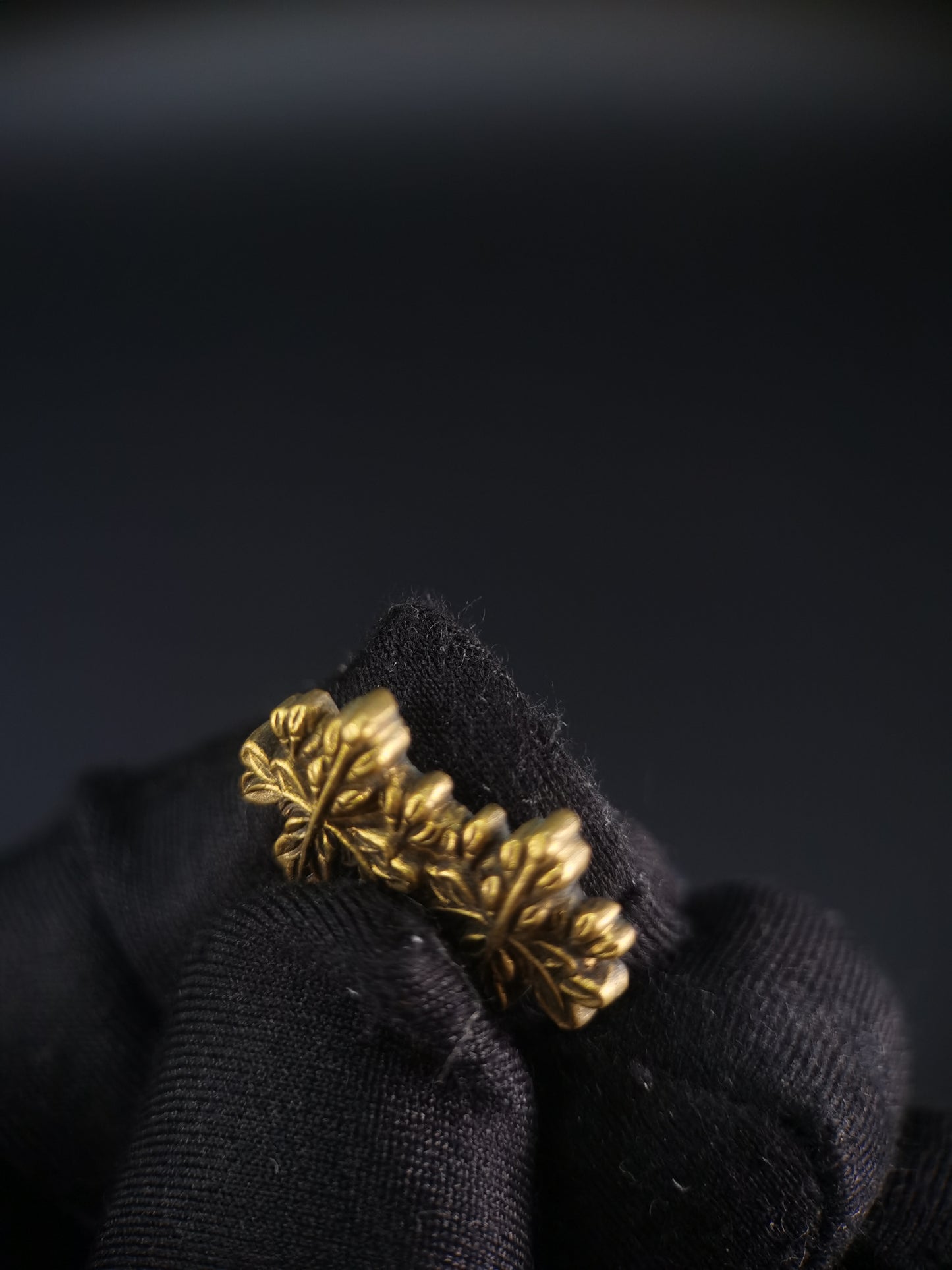 Japanese Type Kiri Mon Menuki for Wakziashi and Tanto C098