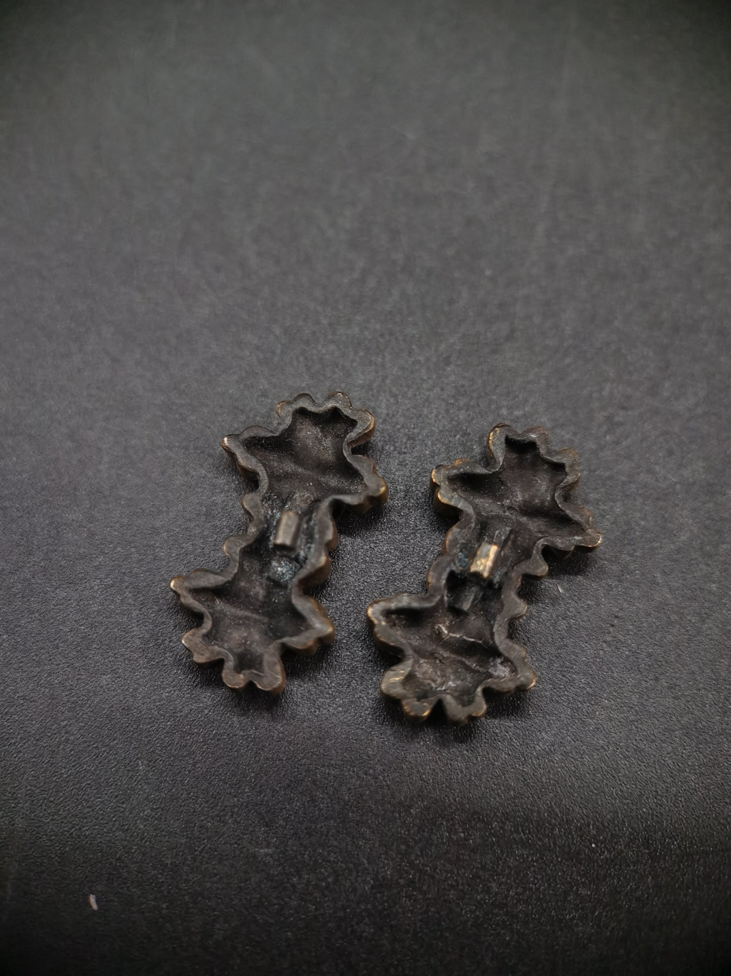 Japanese Type Kiri Mon Menuki for Wakziashi and Tanto C098